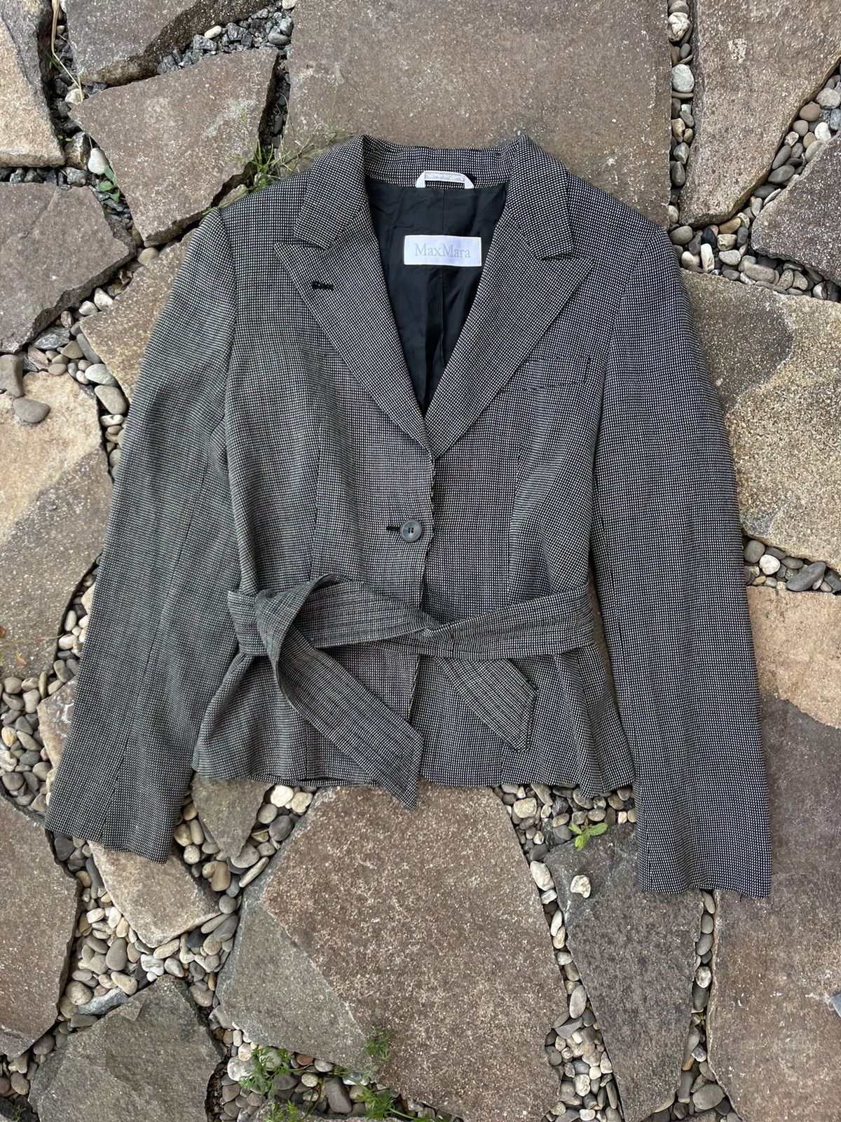 Max Mara Max Mara wool belt grey blazer Size M / US 6-8 / IT 42-44 - 1 Thumbnail