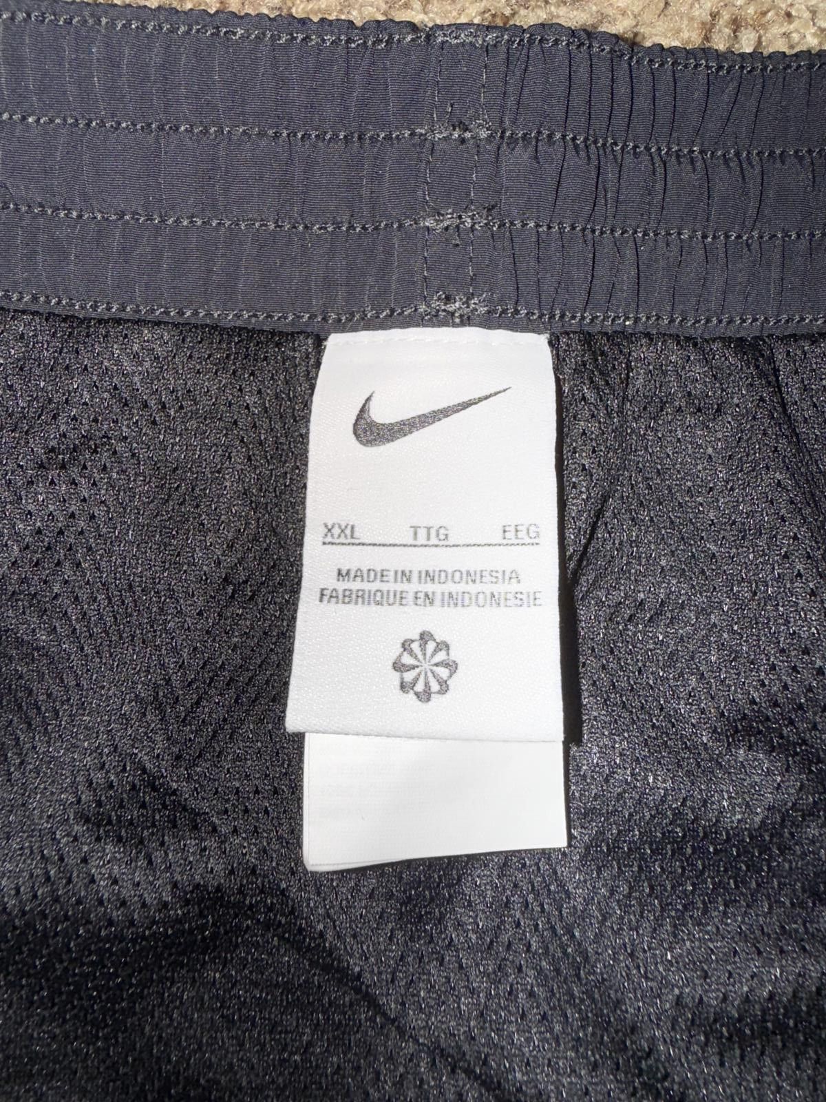 Nike Nike Men’s Solid Icon 5" Volley Swim Black Shorts Size US 40 / EU 56 - 11 Thumbnail