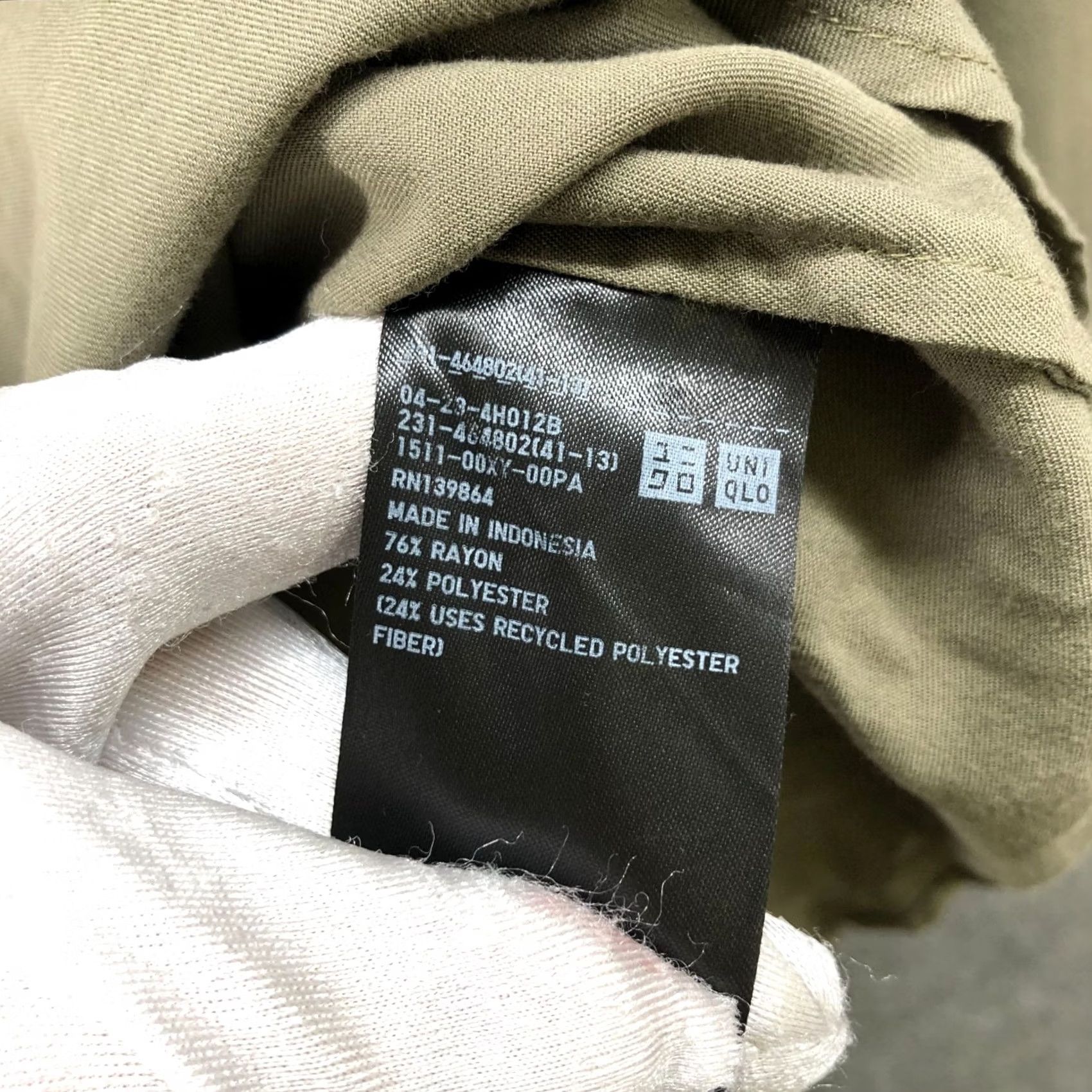 Uniqlo Uniqlo Blouse Womens XS Olive Green 3/4 Sleeve Skipper Collar Polyester Blend Rayon Split Neck Button Casual Shirt Size XS / US 0-2 / IT 36-38 - 6 Thumbnail