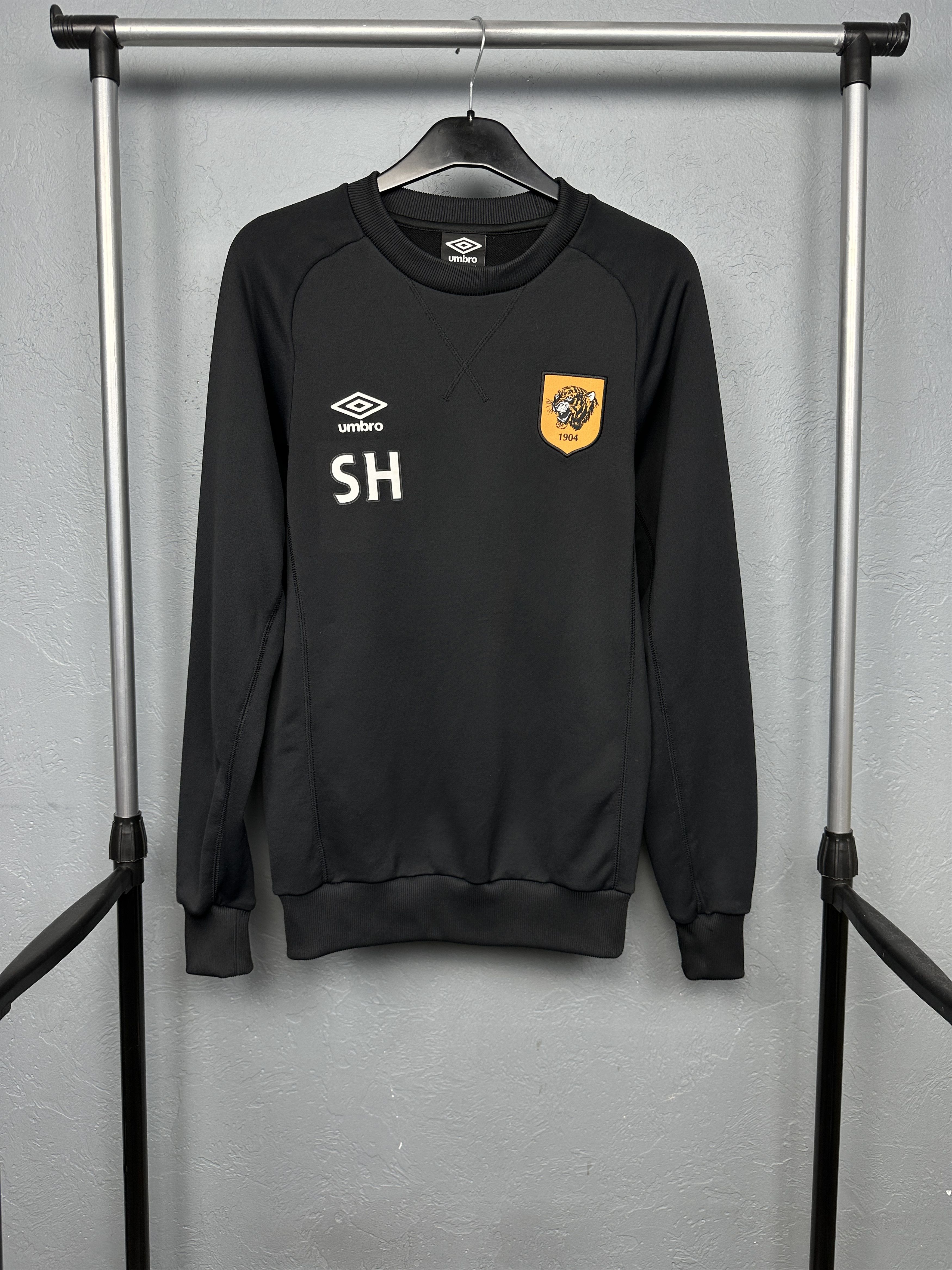 Umbro Umbro Hull City Mens Soccer Football Sweatshirt Jersey Size US M / EU 48-50 / 2 - 1 Thumbnail
