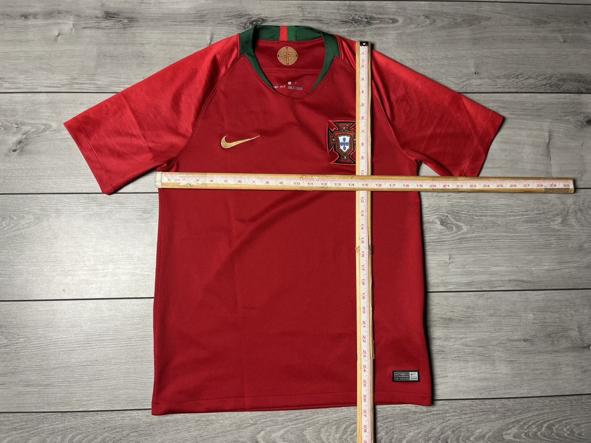 Nike PORTUGAL 2018 2019 HOME FOOTBALL SOCCER JERSEY NIKE SIZE M Size US M / EU 48-50 / 2 - 6 Thumbnail