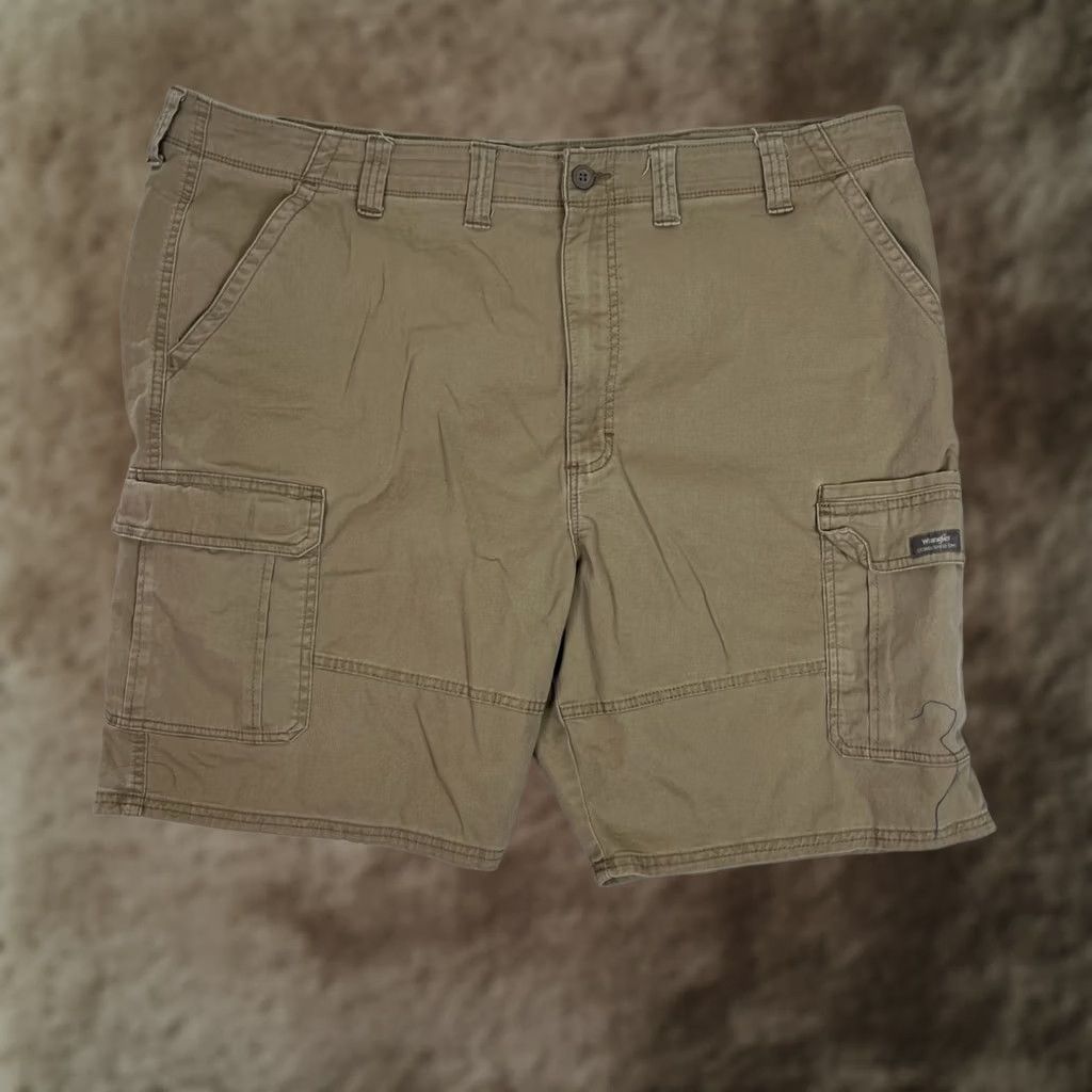 Wrangler VINTAGE Wrangler Cargo Shorts Mens 46 Brown Khaki Stretch Utility 9 Inseam Y2K Size US 30 / EU 46 - 1 Thumbnail
