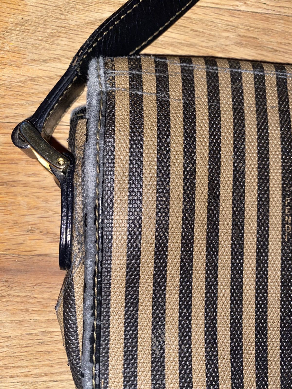 Fendi Authentic Vintage Fendi Purse Size ONE SIZE - 9 Thumbnail