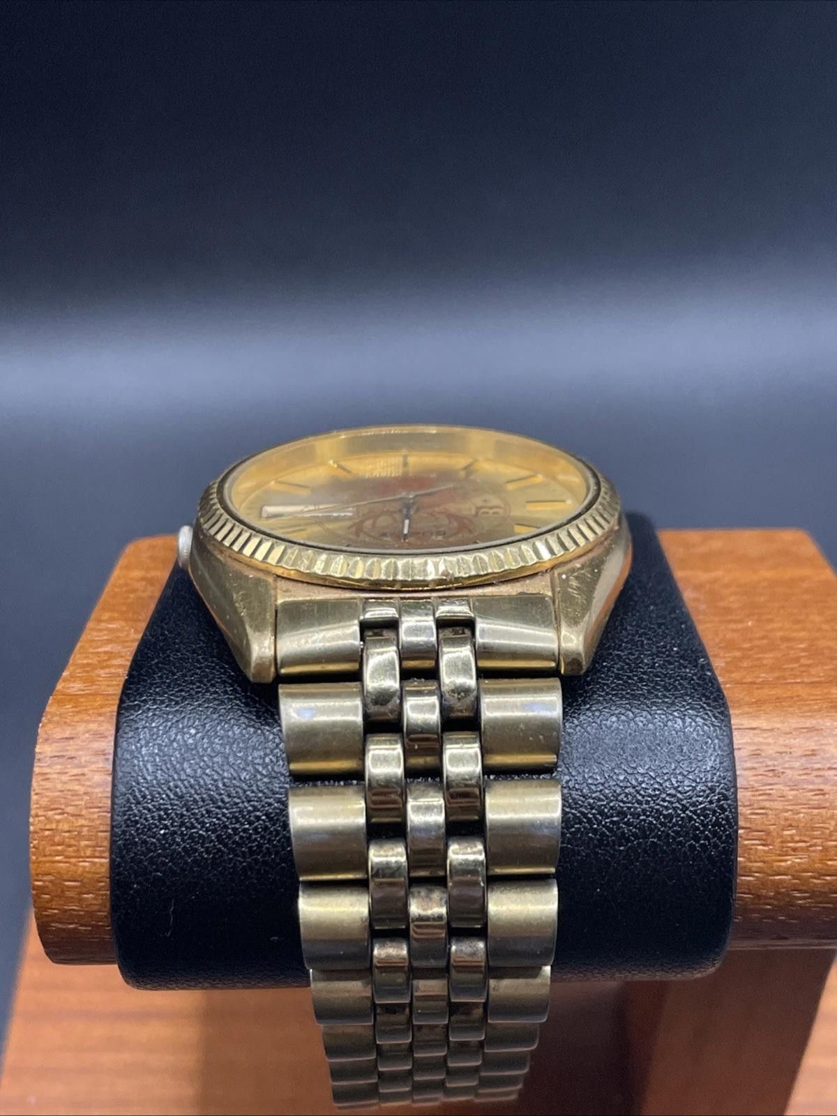Seiko Vtg Custom Seiko 7N43-8110 Day-Date Fluted Bezel New Battery Size ONE SIZE - 3 Thumbnail