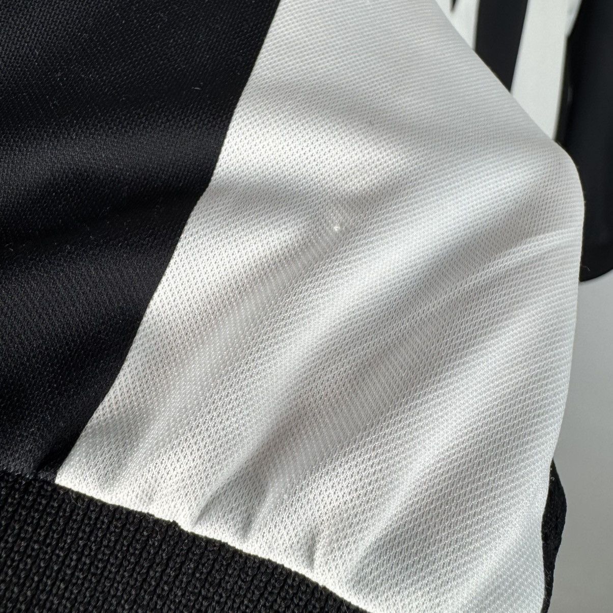 Kappa JUVENTUS 1997 1998 HOME FOOTBALL SHIRT SOCCER JERSEY VINTAGE Size US XL / EU 56 / 4 - 6 Thumbnail