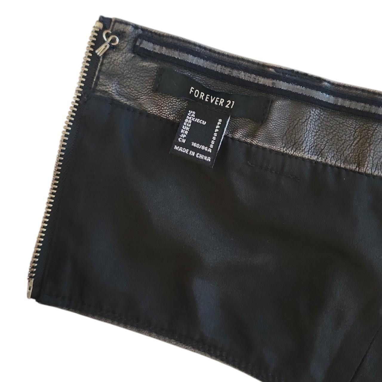 Forever 21 Forever 21 faux leather bodice crop top Size S / US 4 / IT 40 - 6 Thumbnail