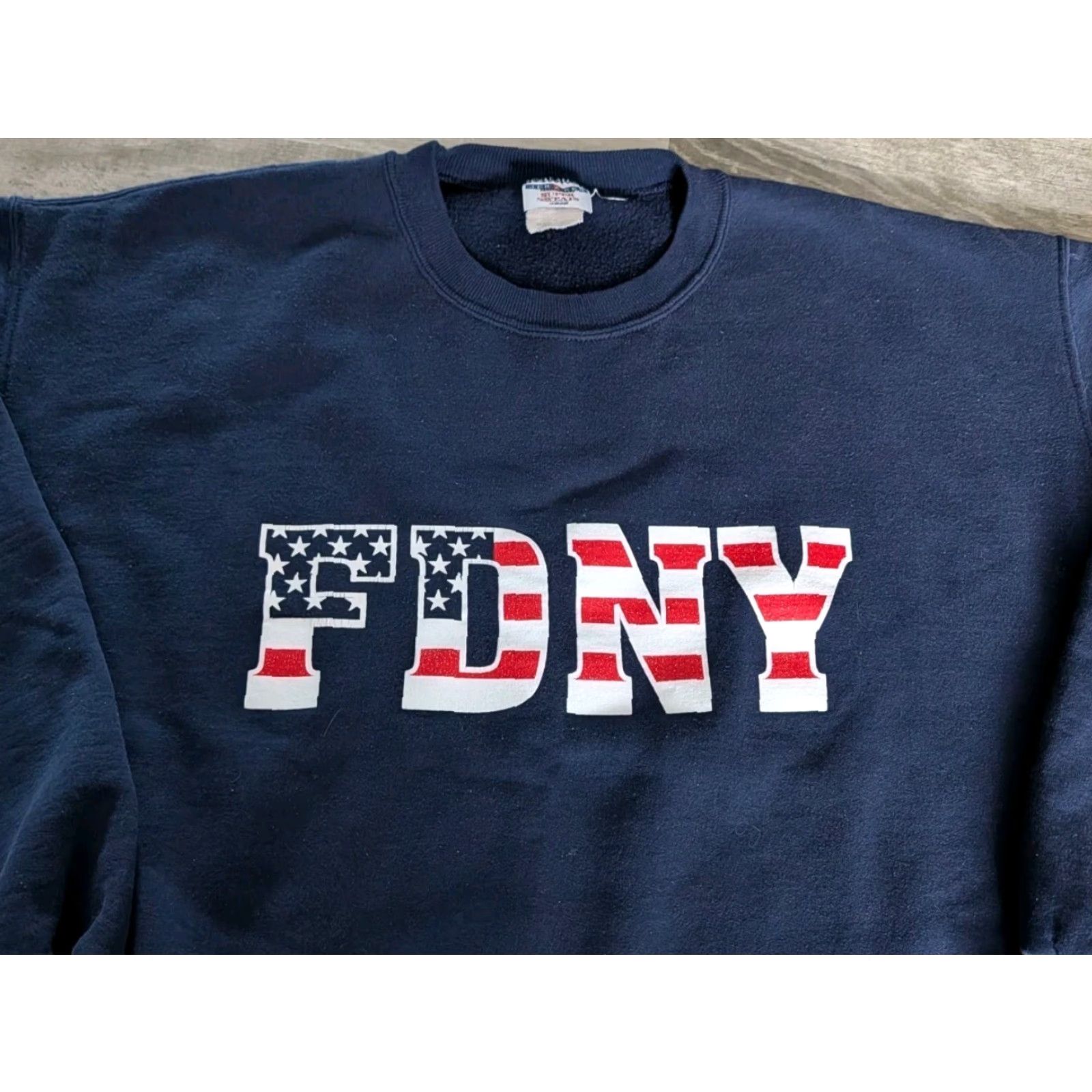 Jerzees VINTAGE FDNY Fire Department New York 9/11 Crewneck Sweatshirt XL Navy Blue US Flag Jerzees Super Sweats Mens Shirt Size US XL / EU 56 / 4 - 3 Thumbnail