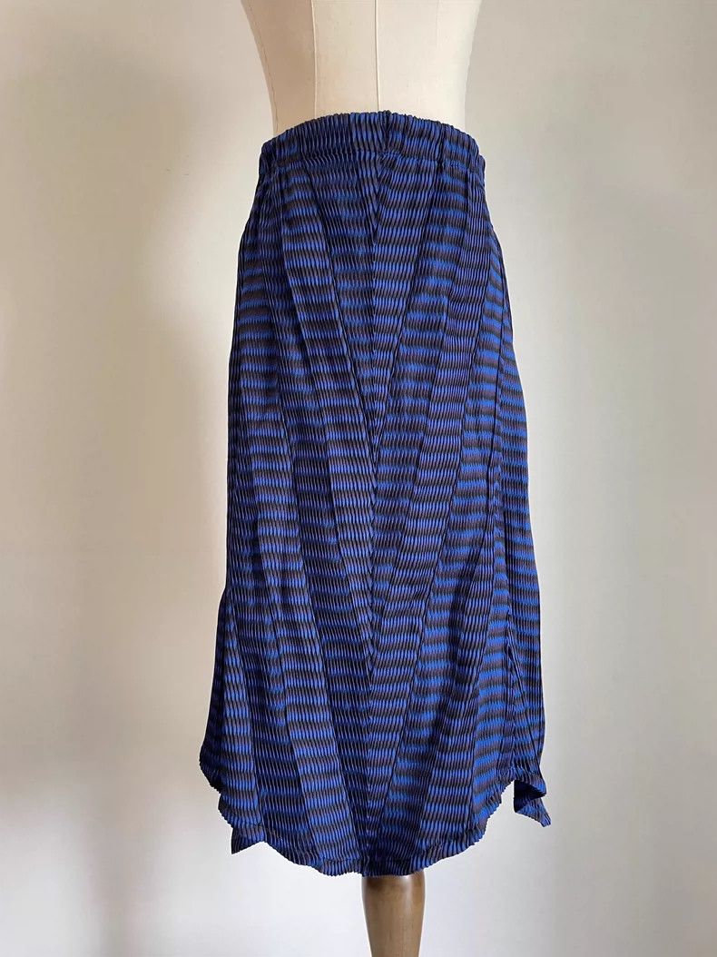 Issey Miyake Issey Miyake size:2 Blue main line 3D stereoscopic pleated Size M / US 6-8 / IT 42-44 - 5 Thumbnail