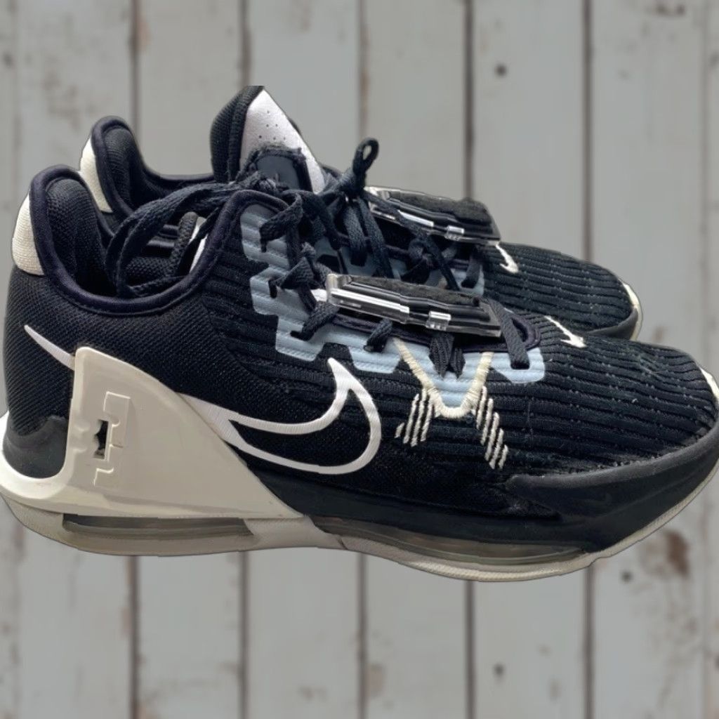 Nike Nike LeBron James Witness V6 HO21 DO9843-002 Mens Sz 10.5 Black White Nike LeBron Witness V6 Shoe Mens Sz 10.5 Black White DO9843-002 Size US 11 / EU 44 - 1 Thumbnail