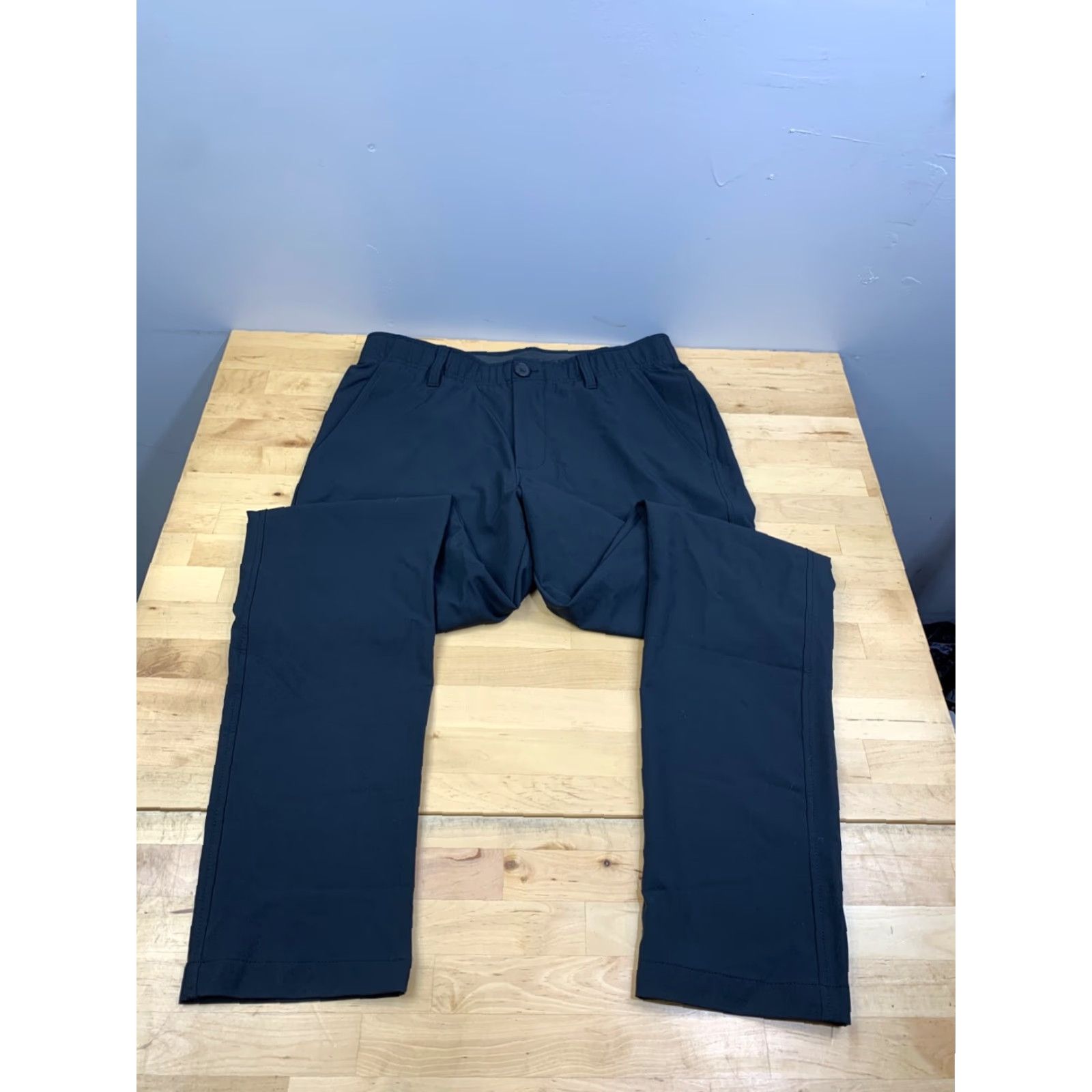 Under Armour Under armour Pants Mens 32x32 Black Chino Stretch Straight Casual Regular 32in Inseam 32in Size US 32 / EU 48 - 2 Thumbnail
