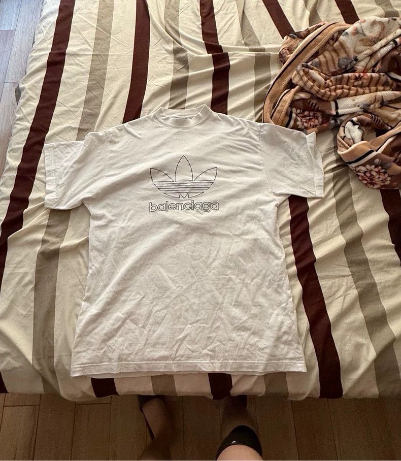 Balenciaga Balenciaga T-shirt Size US S / EU 44-46 / 1 - 1 Thumbnail