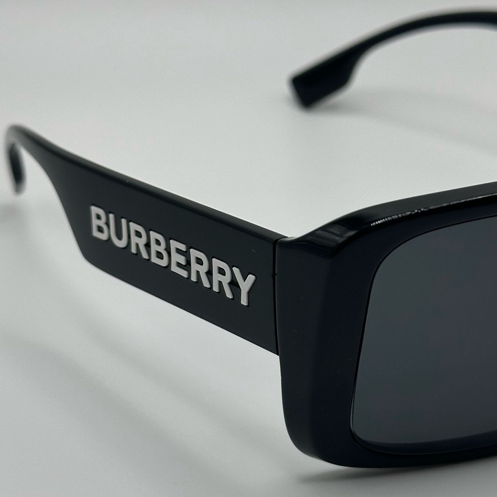 Burberry NEW BURBERRY BE4401U 300187 Black/DarkGrey Unisex Sunglasses Size ONE SIZE - 5 Thumbnail