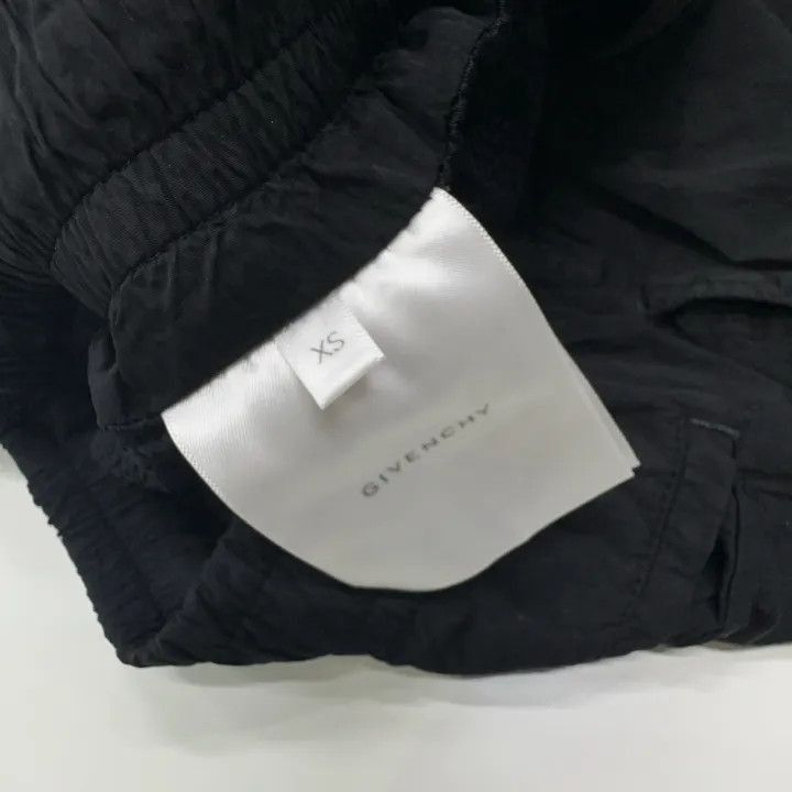 Givenchy Givenchy Givenchy Letter Logo Printed Shorts -2507 Size US 26 / EU 42 - 4 Thumbnail