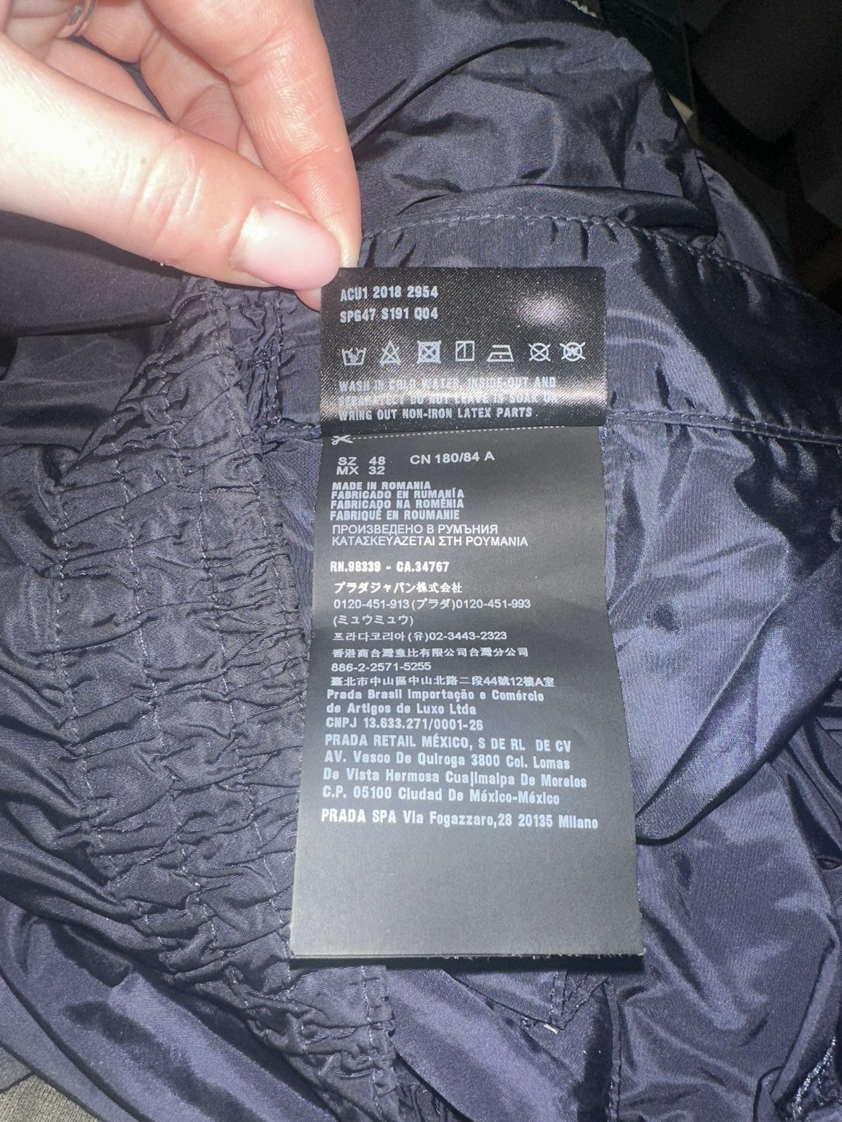 Prada Prada nylon trousers W32 Size US 32 / EU 48 - 8 Thumbnail