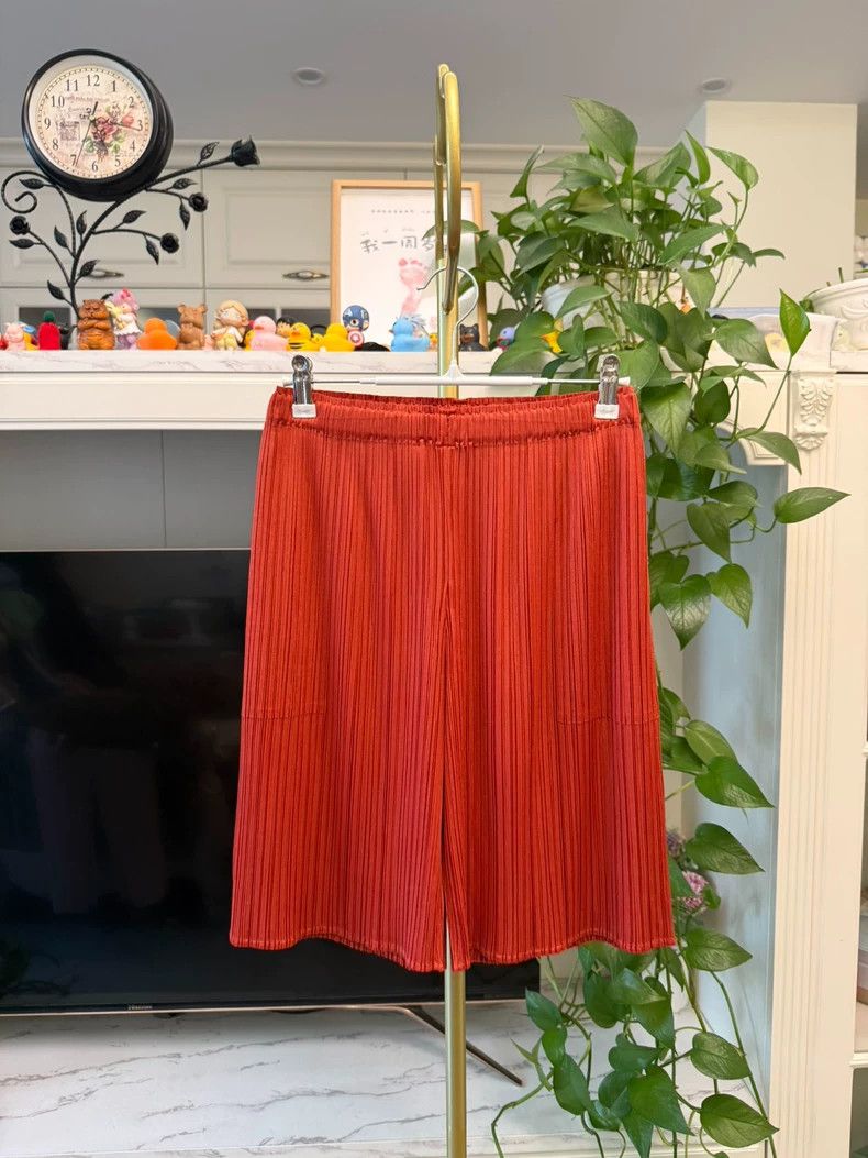 Issey Miyake Issey Miyake size:3 Orange shorts Size 31" - 1 Thumbnail