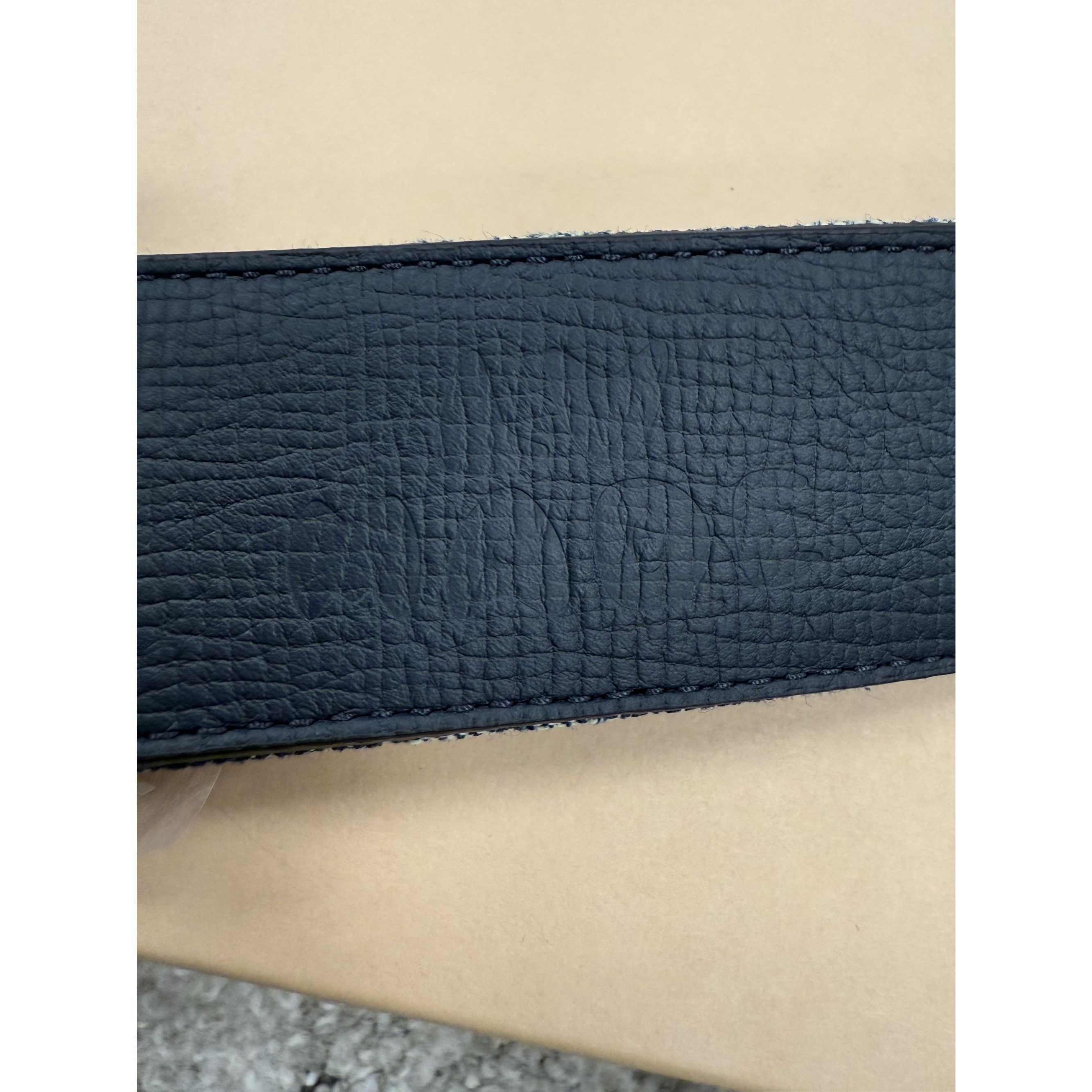 Louis Vuitton Louis Vuitton Blue Denim Heart Buckle Reversible Belt Made I Size ONE SIZE - 7 Thumbnail