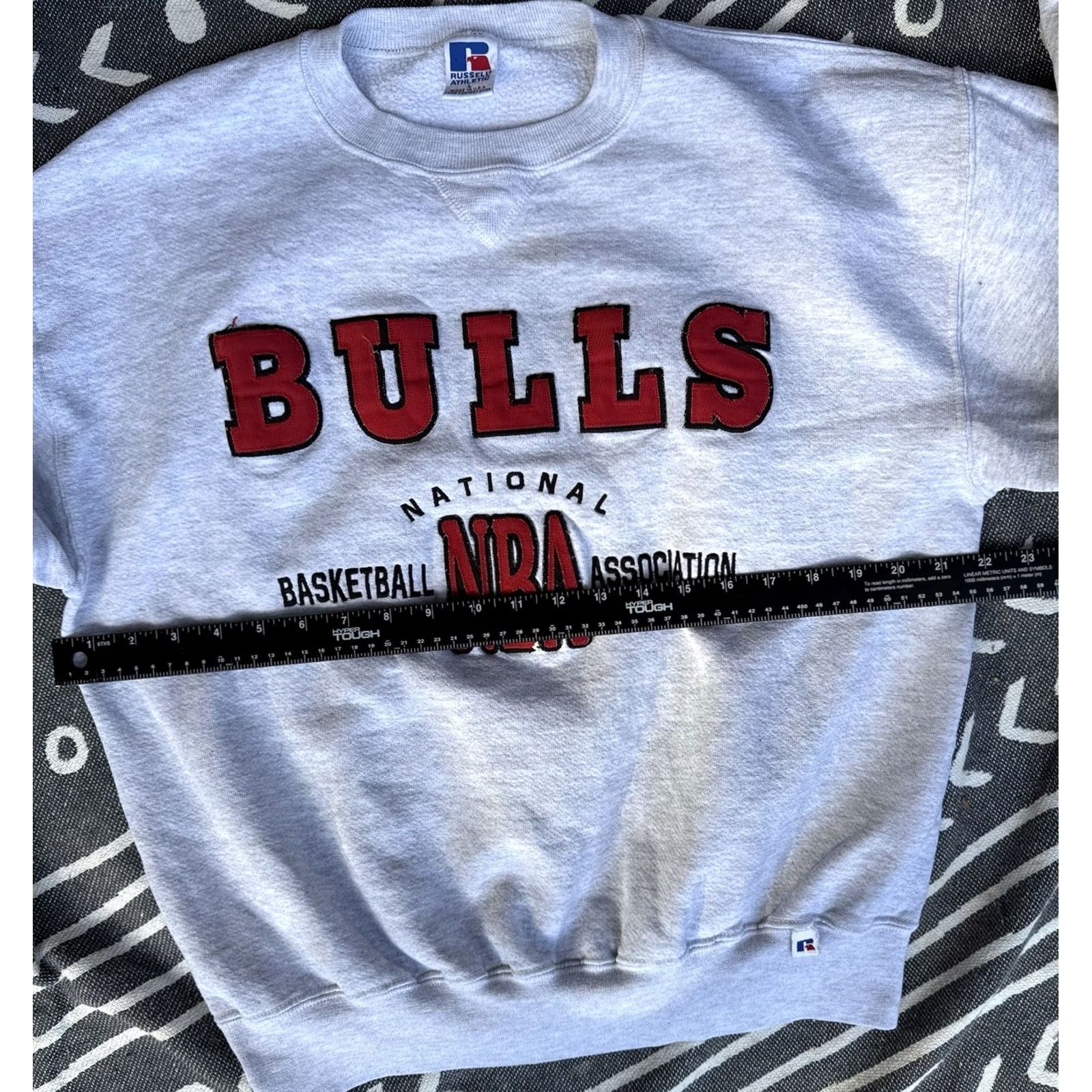 Russell Athletic VINTAGE Russell Athletic Chicago Bulls NBA Pullover Embroidered Sweatshirt L Size US L / EU 52-54 / 3 - 5 Thumbnail
