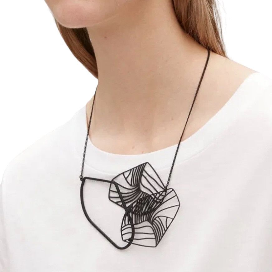 Other Black abstract cut out statement necklace Size ONE SIZE - 1 Thumbnail