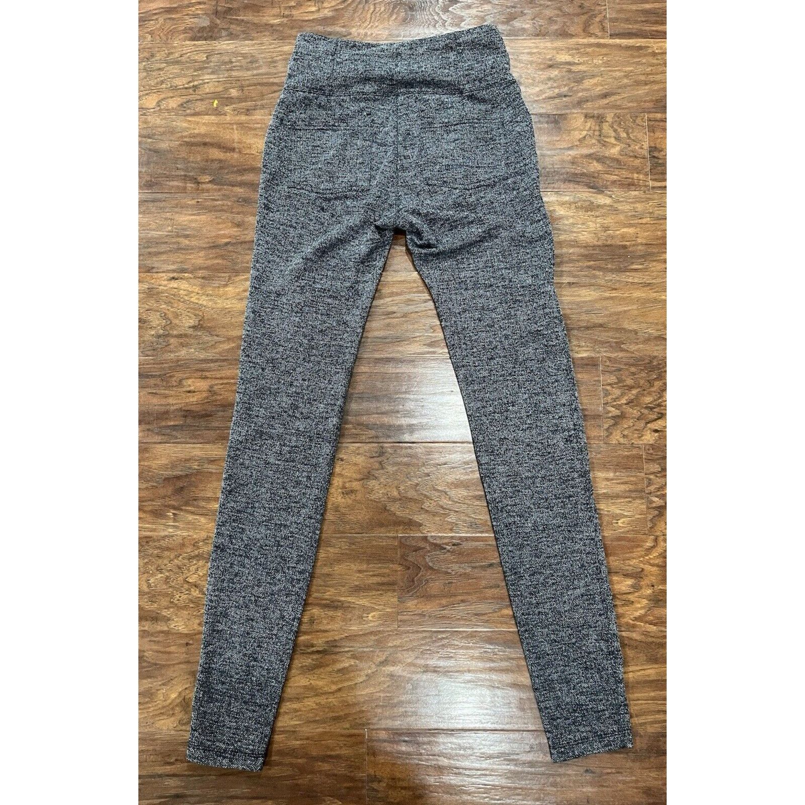 Athleta Athleta Textured Leggings Gray/Black Size ST RN 54023 Size 24" / US 00 / IT 34 - 2 Thumbnail