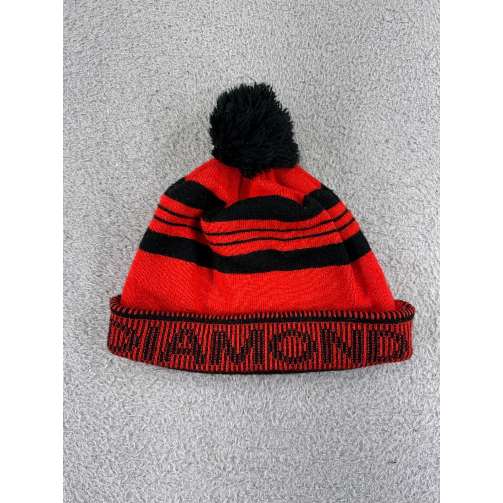 Black Diamond VINTAGE Black Diamond Beanie Hat Adult One Size Red Black Pom Knit 100% Acrylic Ski Size ONE SIZE - 2 Thumbnail