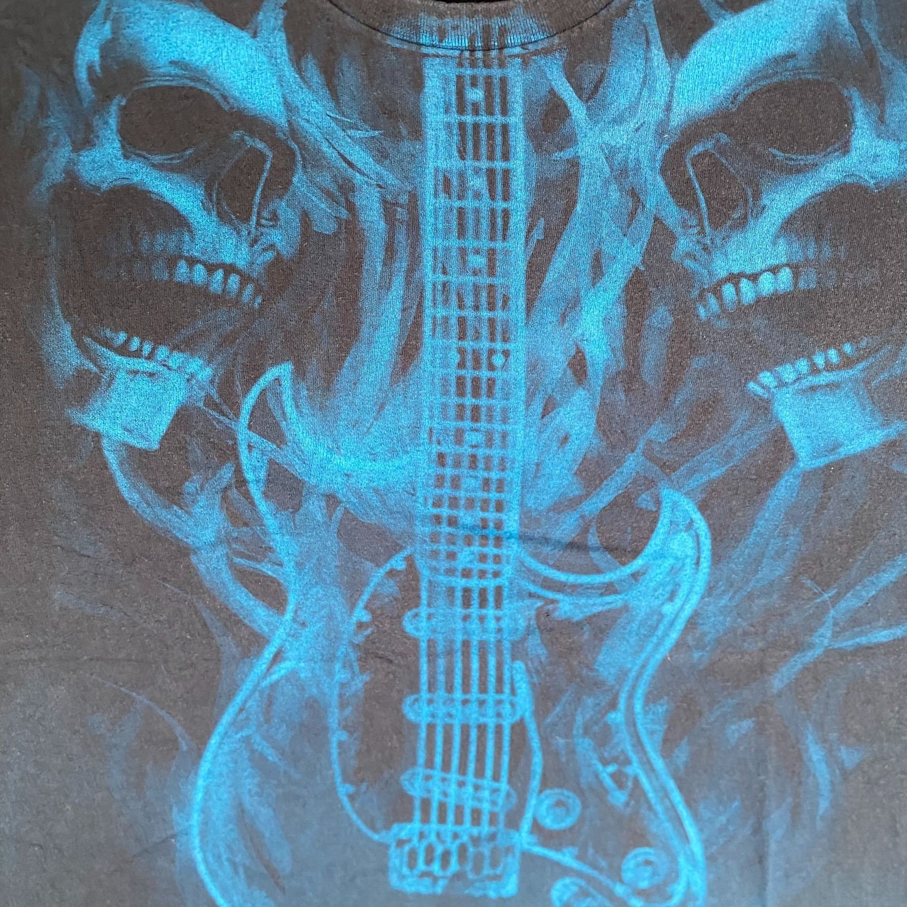 Vintage Vintage Y2K Rock Skull Shirt Metal Punk Goth Cyber AOP Tee Size US XL / EU 56 / 4 - 3 Thumbnail