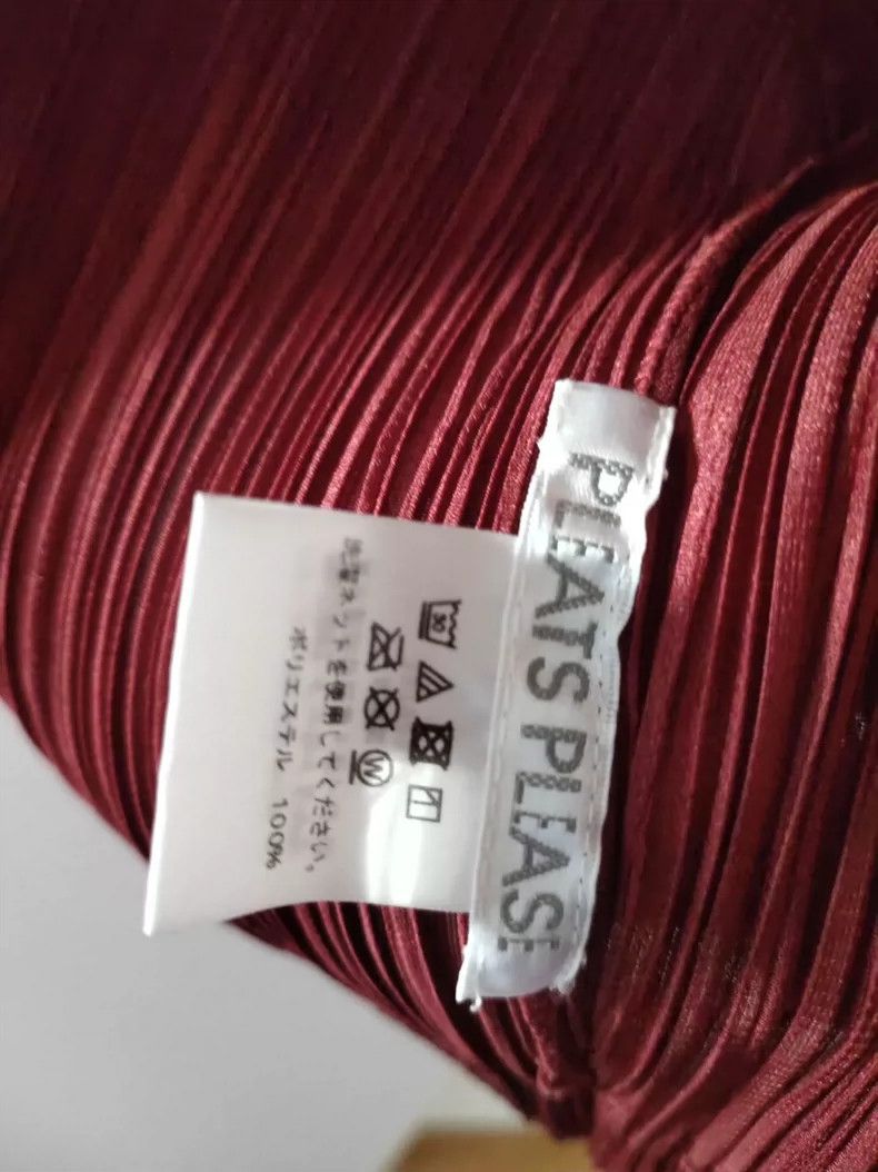 Issey Miyake Issey Miyake size:4 A dark red pleated long-sleeved cardig Size M / US 6-8 / IT 42-44 - 4 Thumbnail