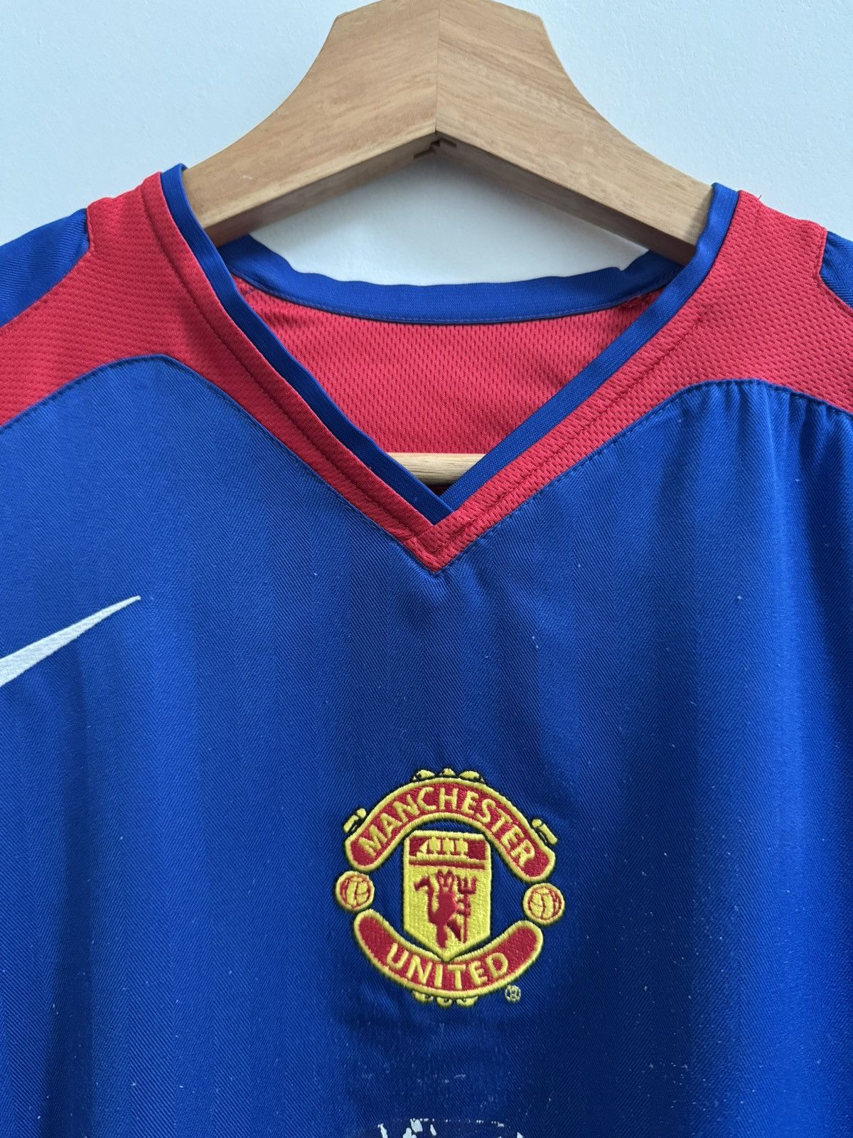 Nike Nike Manchester United 2005/2006 Away Vintage Nike 90 Jersey Size US L / EU 52-54 / 3 - 3 Thumbnail