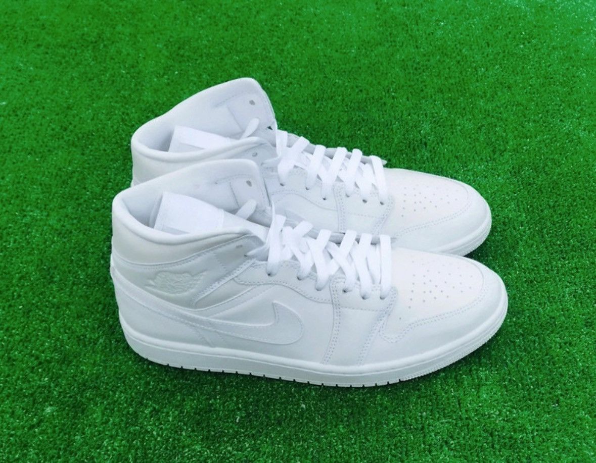 Jordan Brand Shoes Air Jordan 1 Mid Size US 11 / EU 44 - 1 Thumbnail