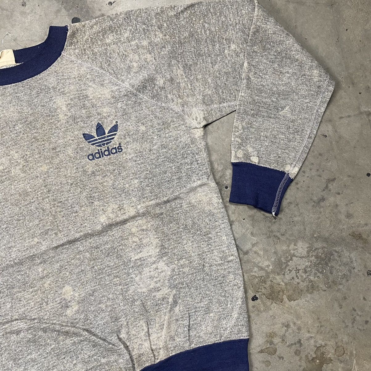 Adidas Grail💥80s Adidas Trefoil Triblend Distressed Crewneck Size US M / EU 48-50 / 2 - 3 Thumbnail