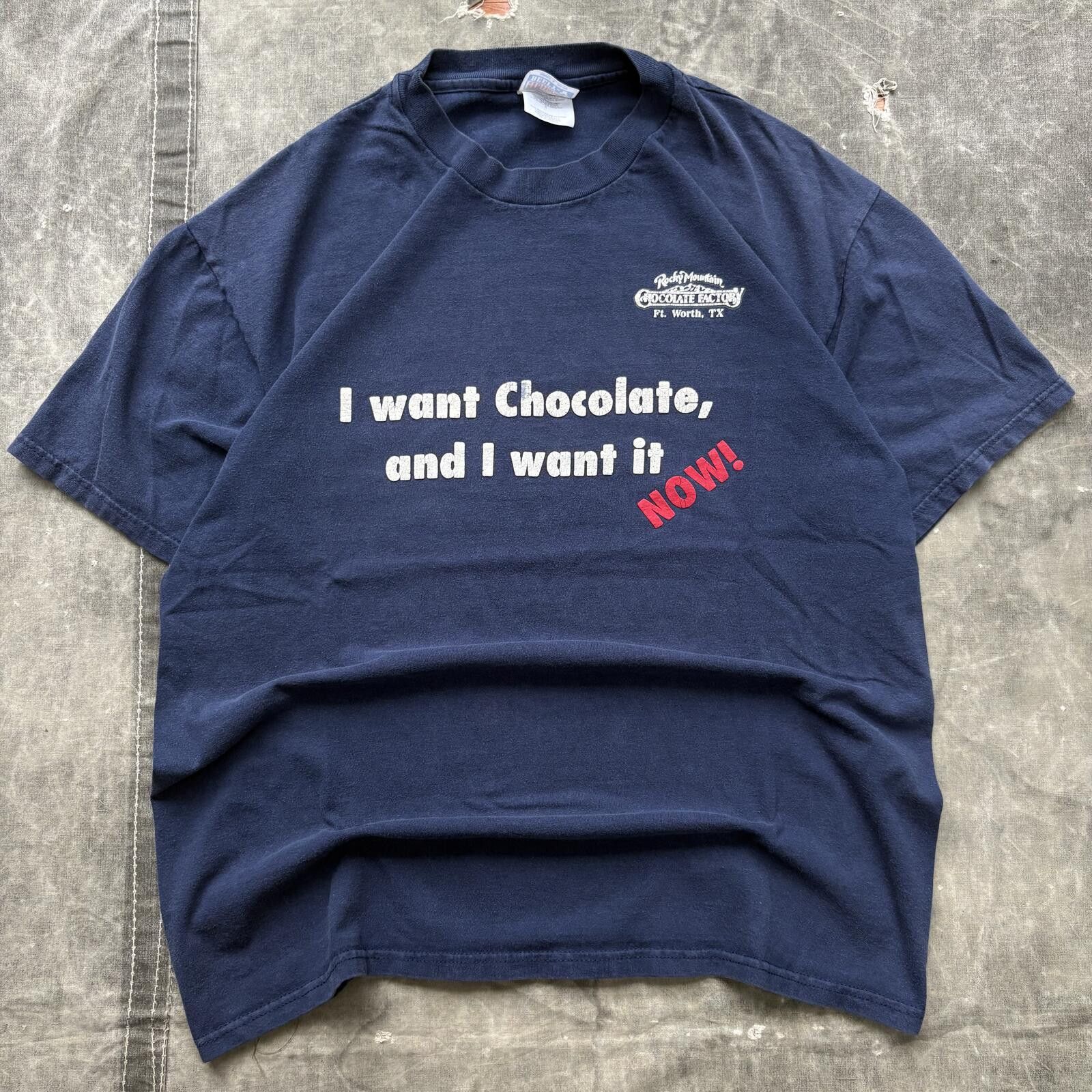Hanes Vintage 90s I Want Chocolate Now Willy Wonka Factory Shirt Size US L / EU 52-54 / 3 - 1 Thumbnail