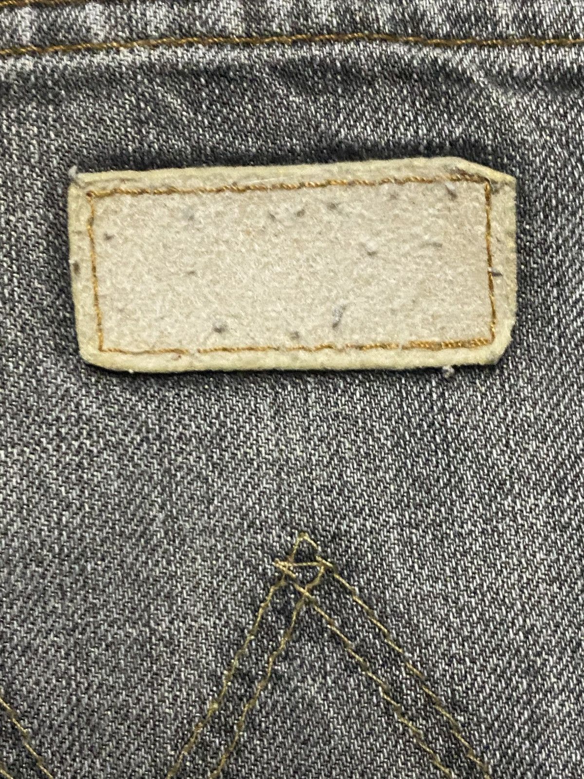 Wrangler Vintage Wrangler Faded Wash Distressed Jeans Size US 29 - 12 Thumbnail