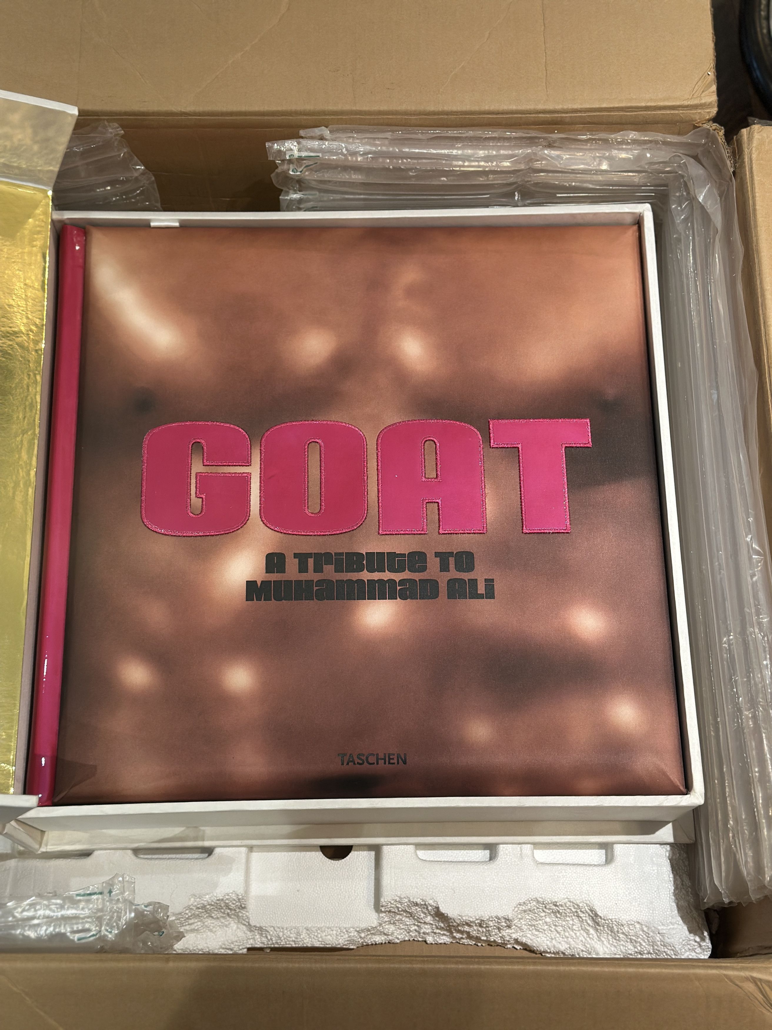 Taschen TASCHEN GOAT SUMO Muhammad Ali Signed Collector’s Edition Size ONE SIZE - 7 Thumbnail