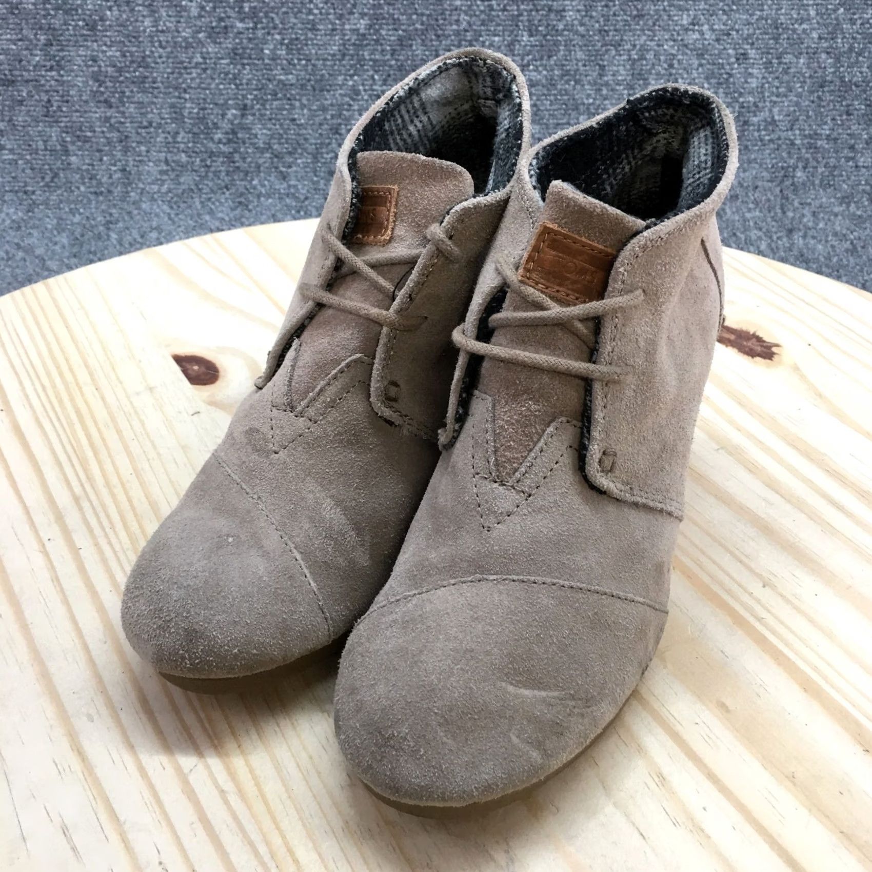 Toms TOMS Desert Wedge Ankle Bootie Boots Brown Suede Lace Up 6.5 Women’s Boot IE Size US 7 / IT 37 - 3 Thumbnail