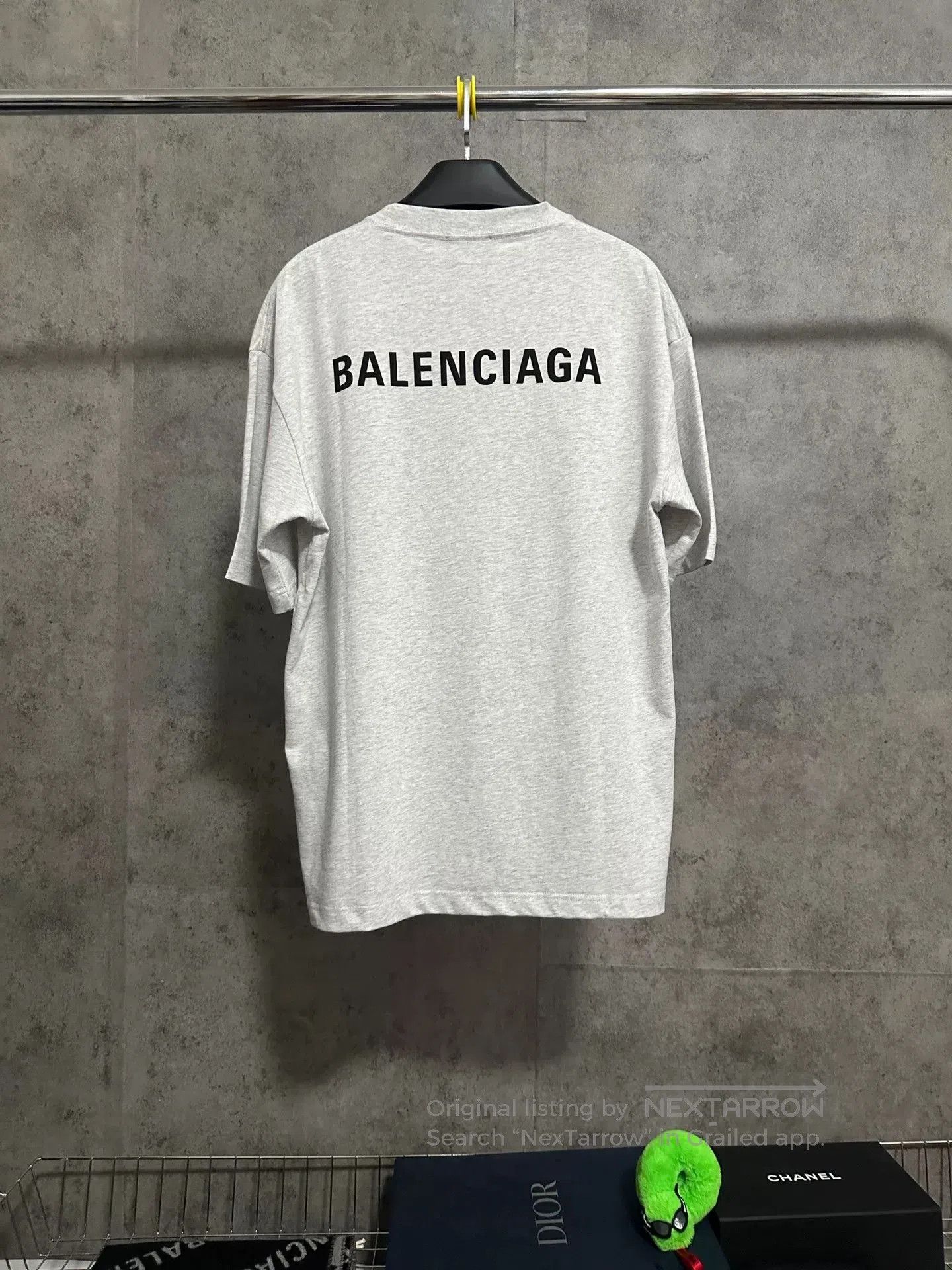 Balenciaga Balenciaga Grey Short Sleeve Logo T. Size US M / EU 48-50 / 2 - 4 Thumbnail