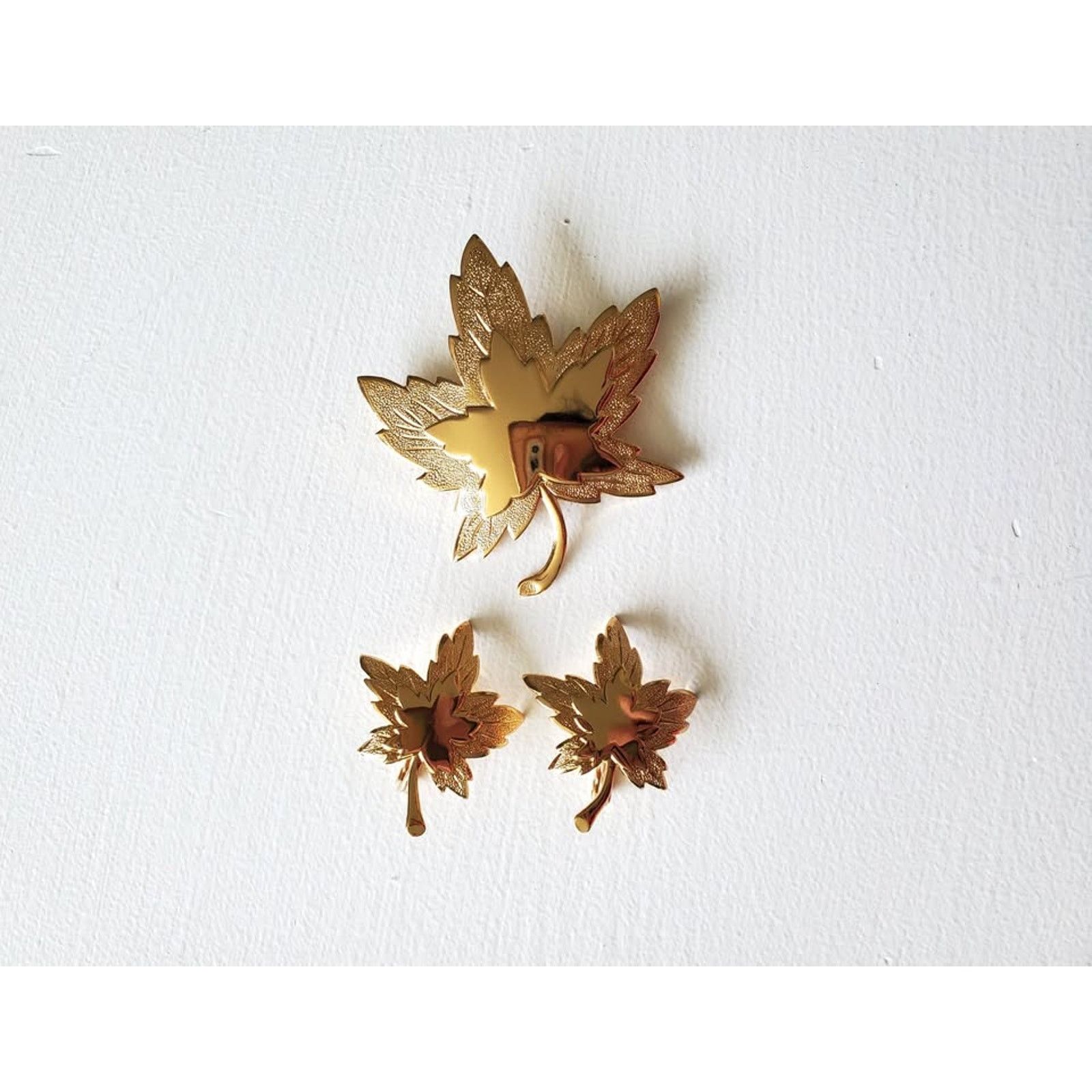 Monet Vintage Monet Maple Leaf Gold-tone Pendant and Earring Set Size ONE SIZE - 1 Thumbnail