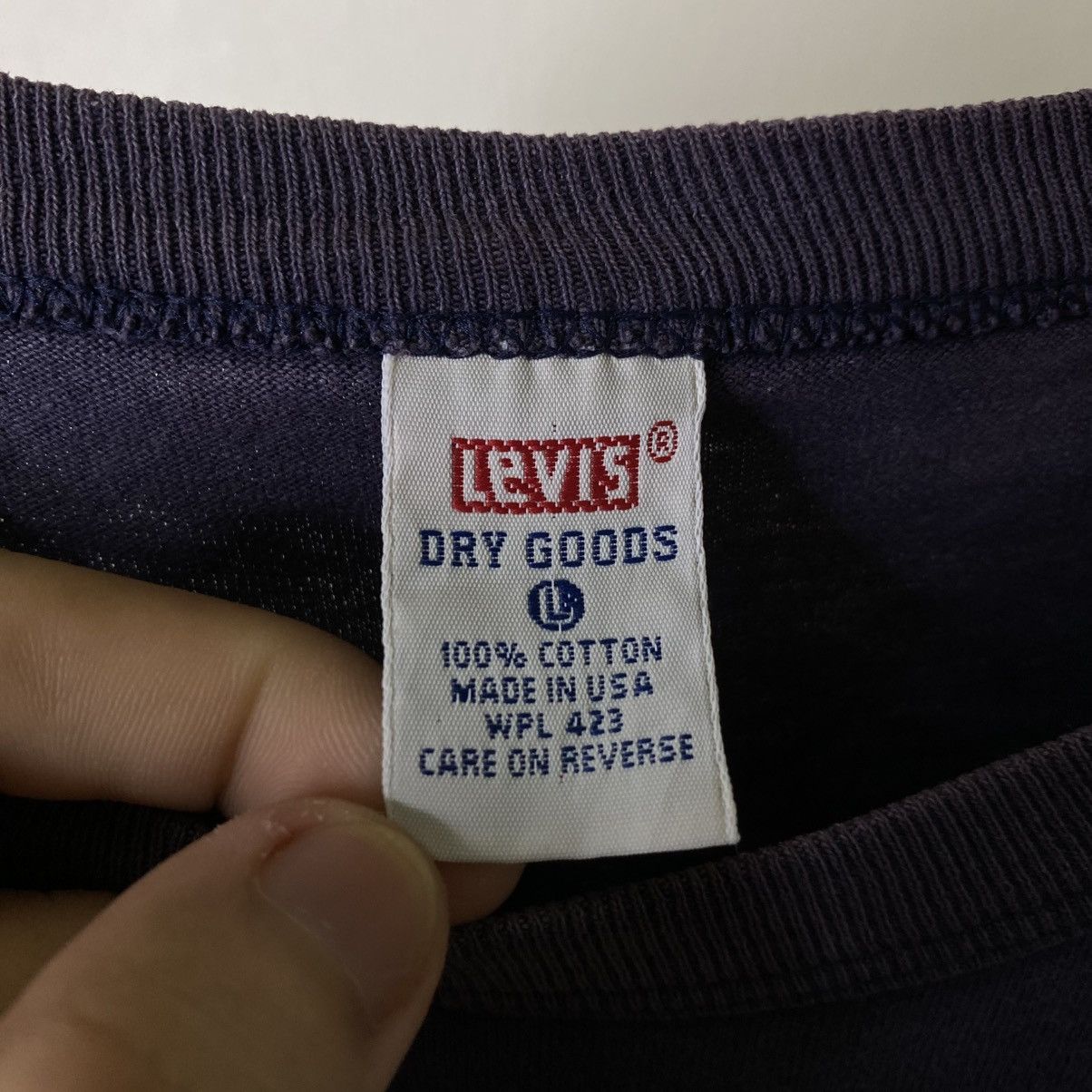 Levi's 1990s Levis Hawaii Surf Masters Rare Graphic T Shirt Size US XL / EU 56 / 4 - 4 Thumbnail