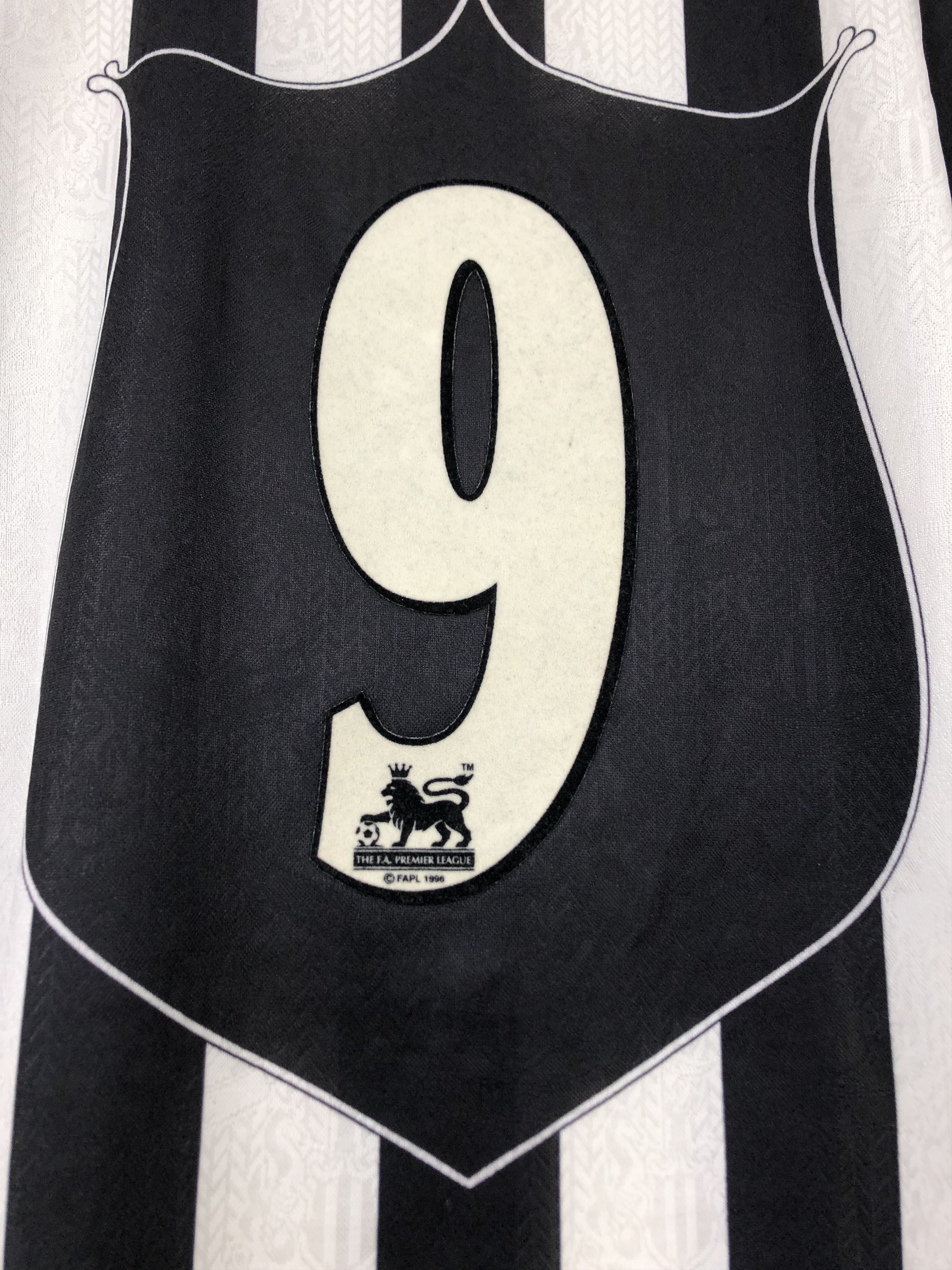 Adidas Newcastle football shirt 1997 Soccer Adidas #9 Legend Jersey Size US L / EU 52-54 / 3 - 11 Thumbnail