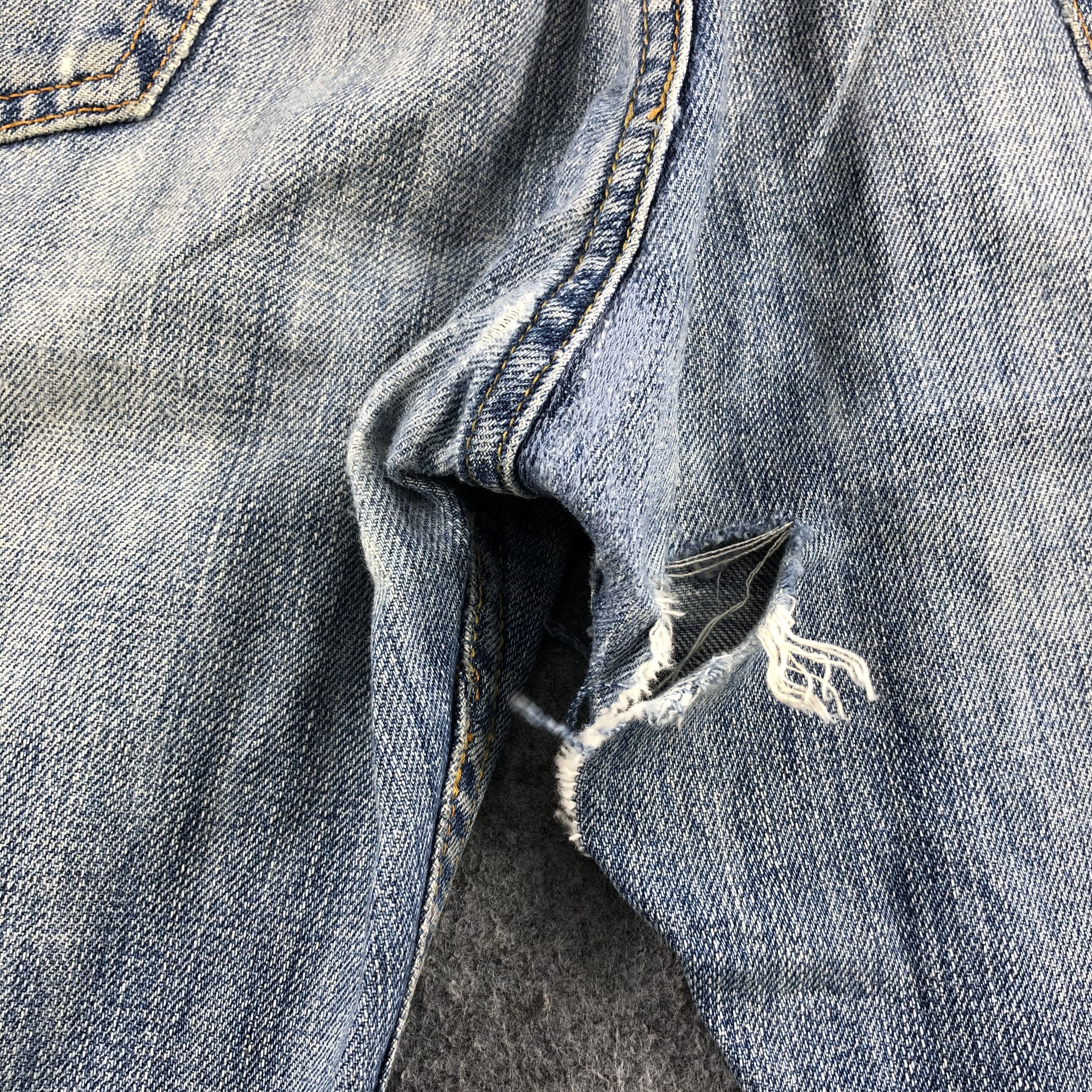 Levi's 90s Vintage Distress Levis 501 Jeans-J1419 Size US 34 / EU 50 - 8 Thumbnail