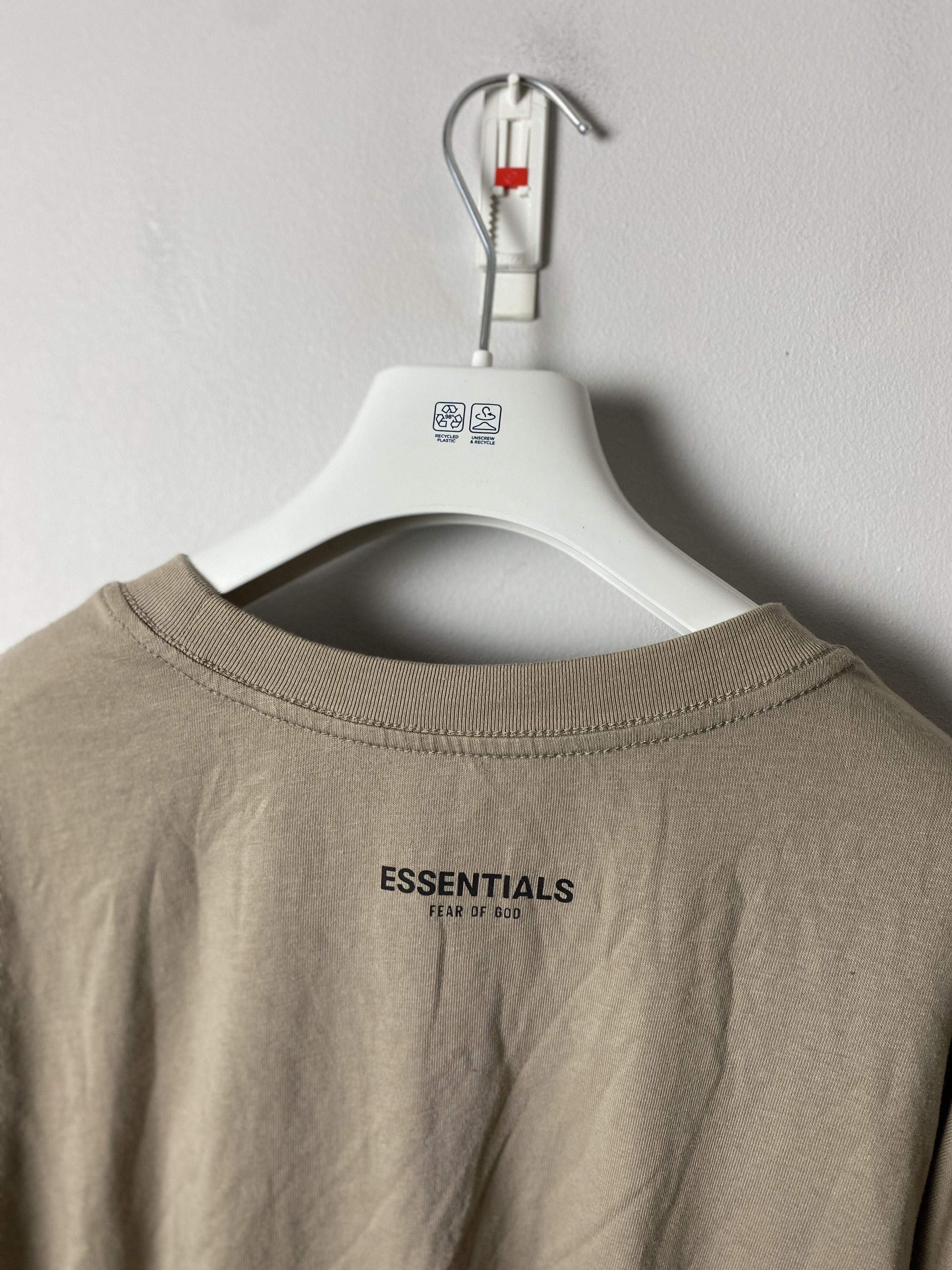 Essentials Essentials Fear of God basic small logo t-shirt tee Size US L / EU 52-54 / 3 - 7 Thumbnail
