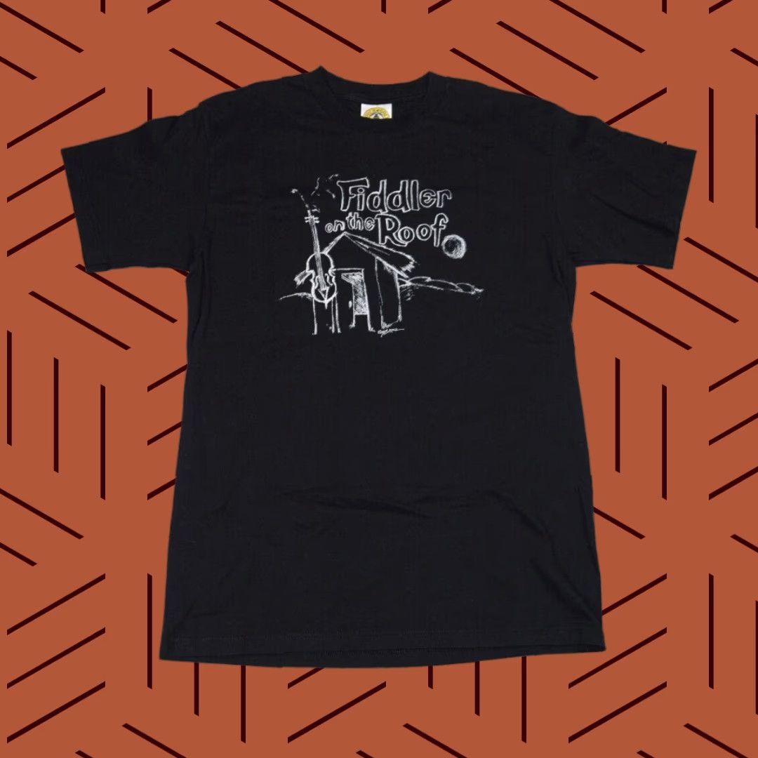 Fruit Of The Loom VINTAGE FIDDLER ON THE ROOF T-SHIRT M BLACK BROADWAY NYC MUSICAL 2002 MENS RARE Size US M / EU 48-50 / 2 - 1 Thumbnail