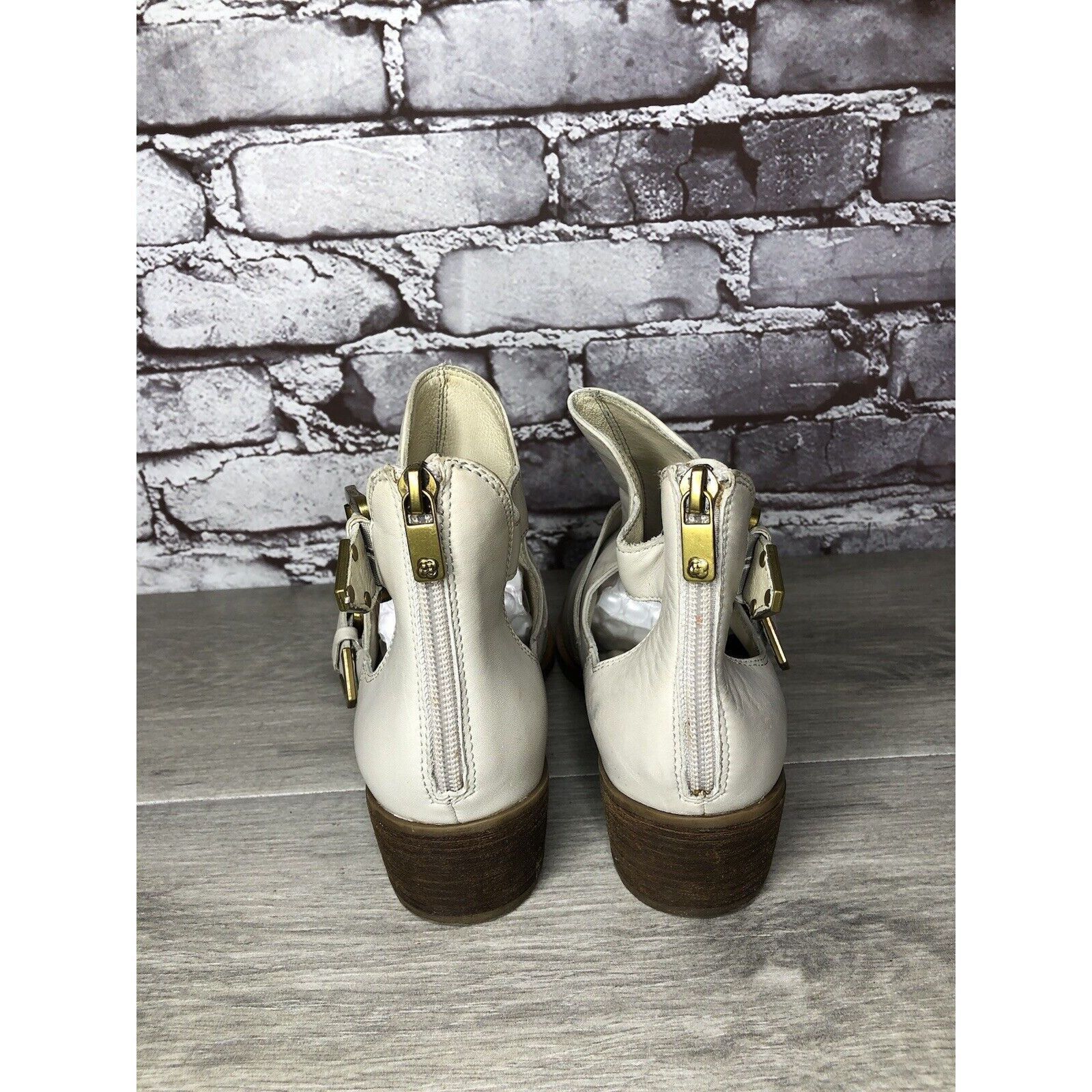 Elliott Elliot Lucca Ivory Leather Anthropologie Gold Buckle Heel Bo Size US 7 / IT 37 - 4 Thumbnail