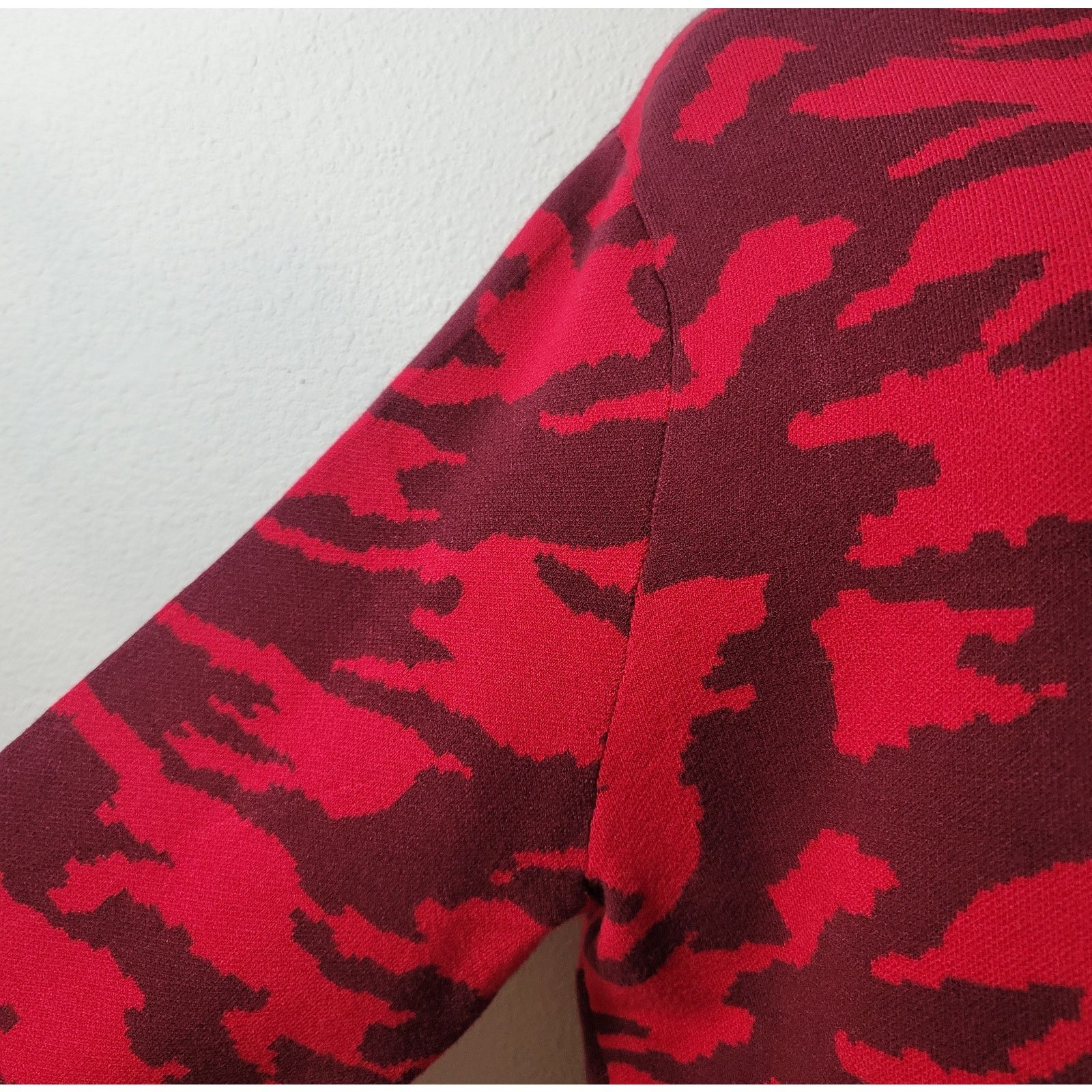 Other Red Burgundy Camo 1/4 Zipper Pullover Sweater Top Large Size L / US 10 / IT 46 - 6 Thumbnail