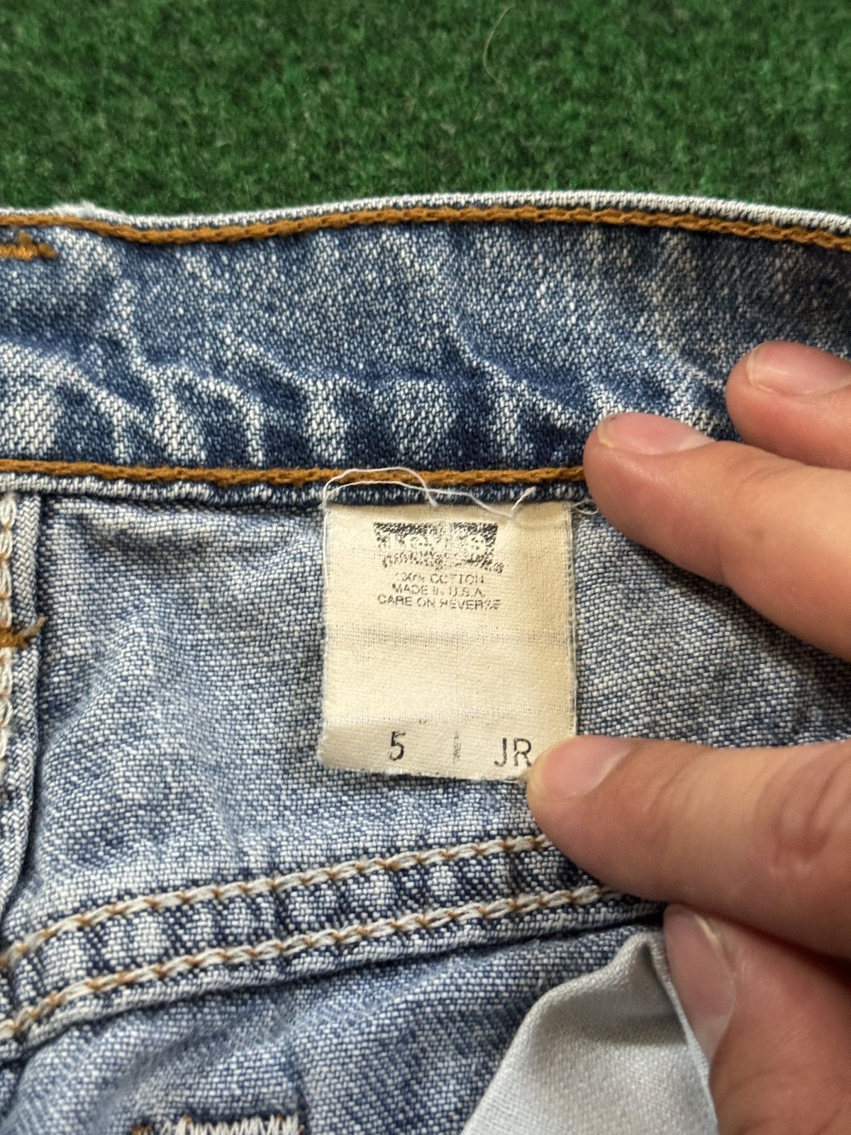 Levi's Vintage Clothing Vintage 90s Levi’s Capri Light Wash Women’s 5 Jr 28 Jeans Size 28" / US 6 / IT 42 - 4 Thumbnail