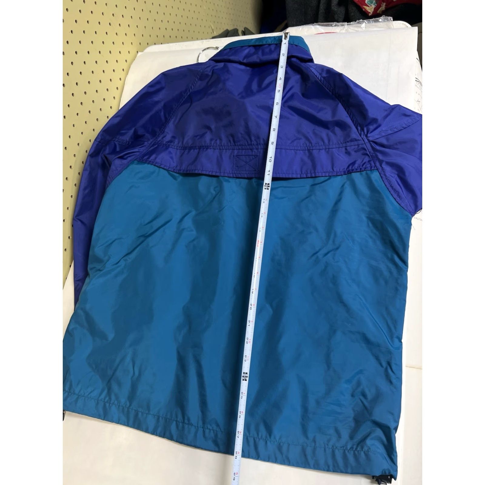 Vintage VINTAGE Columbia Jacket Windbreaker Full Zip Womens Small Purple Green Hood Size S / US 4 / IT 40 - 7 Thumbnail