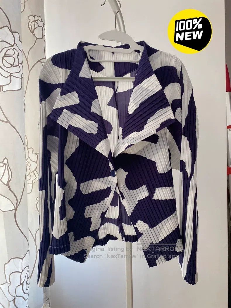 Issey Miyake Issey Miyake Oracle Bone Script Cardigan Blue White Color Size M / US 6-8 / IT 42-44 - 1 Thumbnail