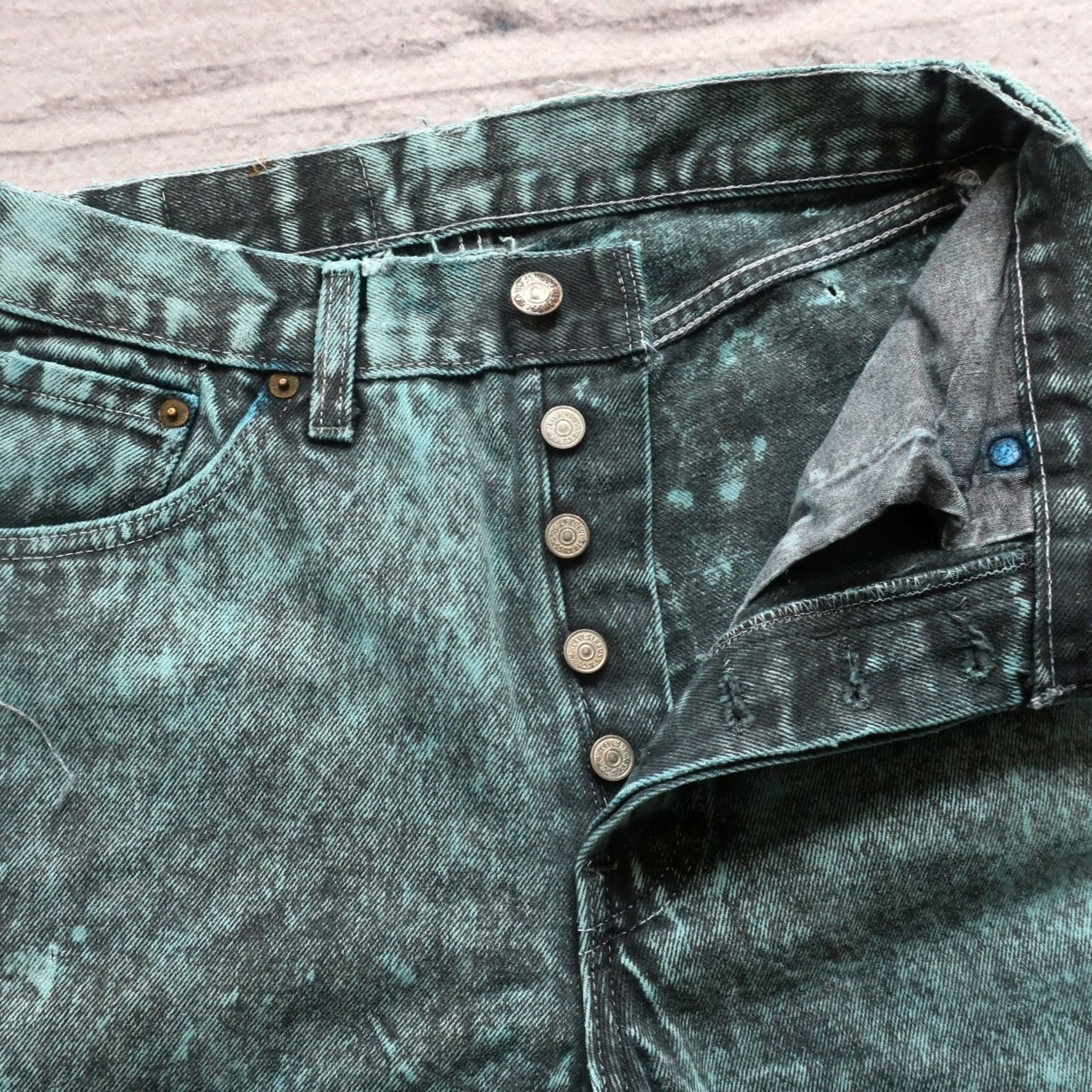 Levi's Vintage Levi's 501 Overwashed Denim Jeans Made in USA Womens Jeans 28x33 Overwashed 90s 80s Mens Size 28" / US 6 / IT 42 - 4 Thumbnail