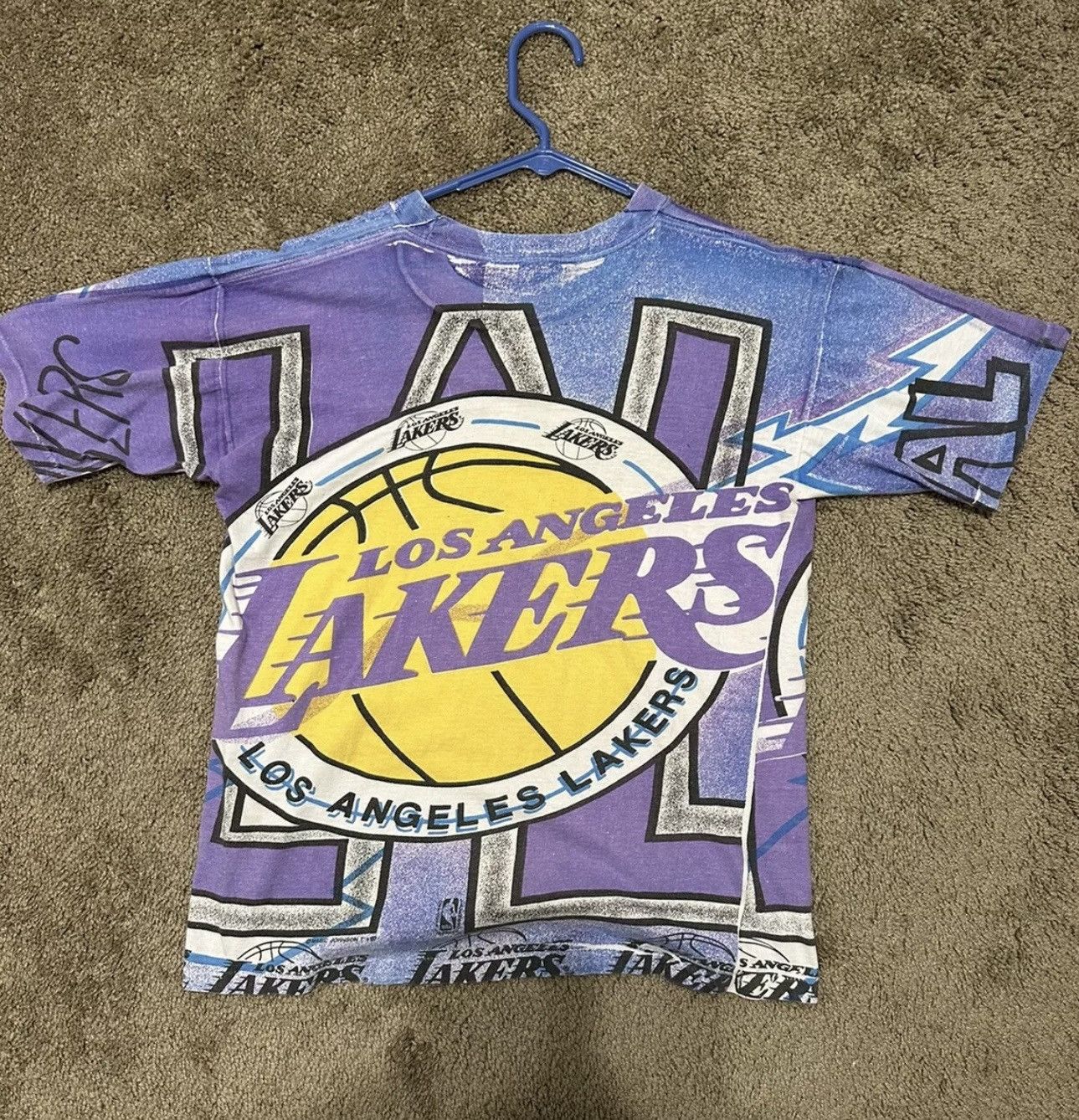 NBA × Vintage Vintage 1990s Magic Johnson T-Shirt LA Lakers All Over print Size US M / EU 48-50 / 2 - 1 Thumbnail