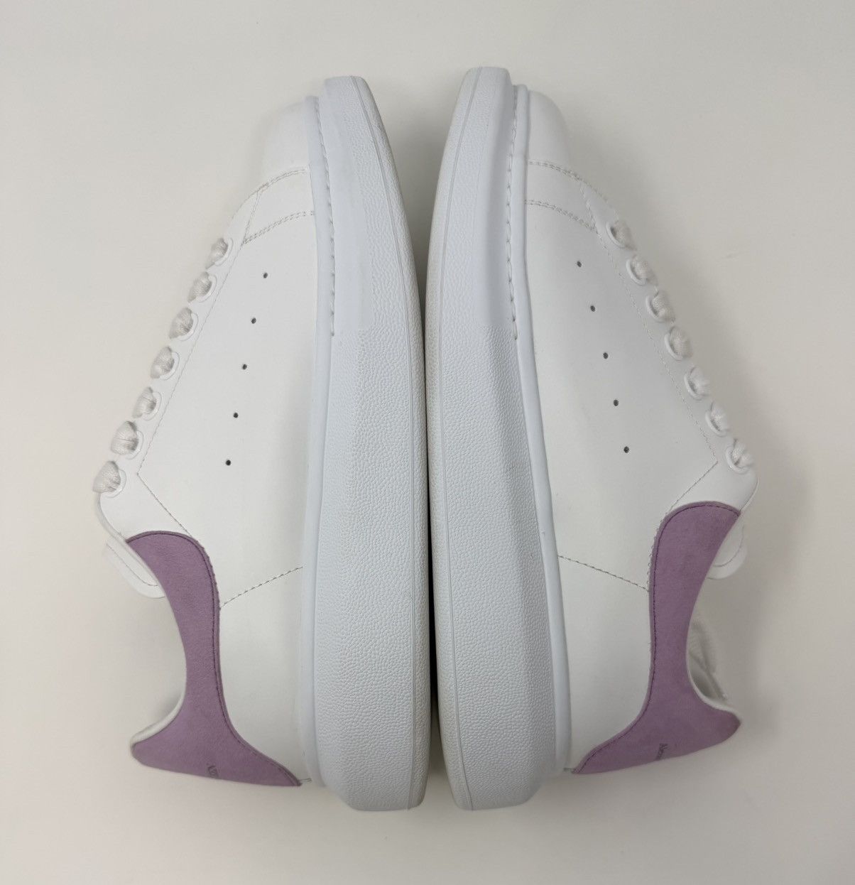 Alexander McQueen Alexander McQueen Oversized Sneaker Suede White/Lilac Size US 10.5 / IT 40.5 - 3 Thumbnail