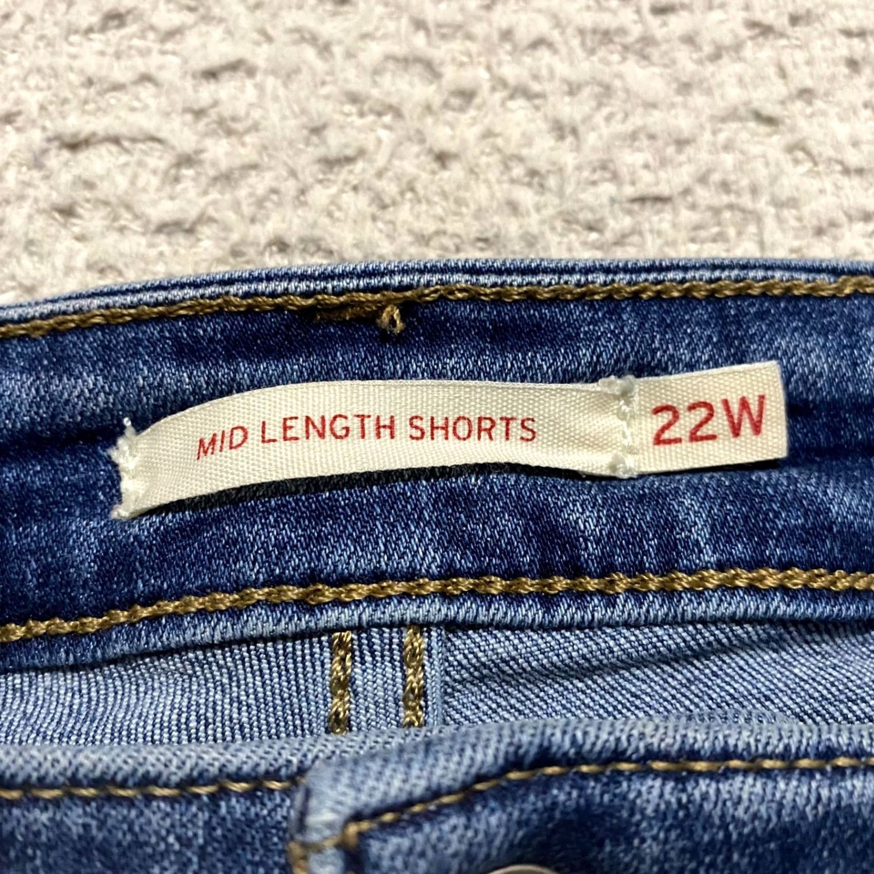 Levi's VINTAGE Levis Womens 22W Plus Jeans Blue Denim Distressed Cut-Off Mid Rise Inseam 7" Size 40" / US 18 - 3 Thumbnail