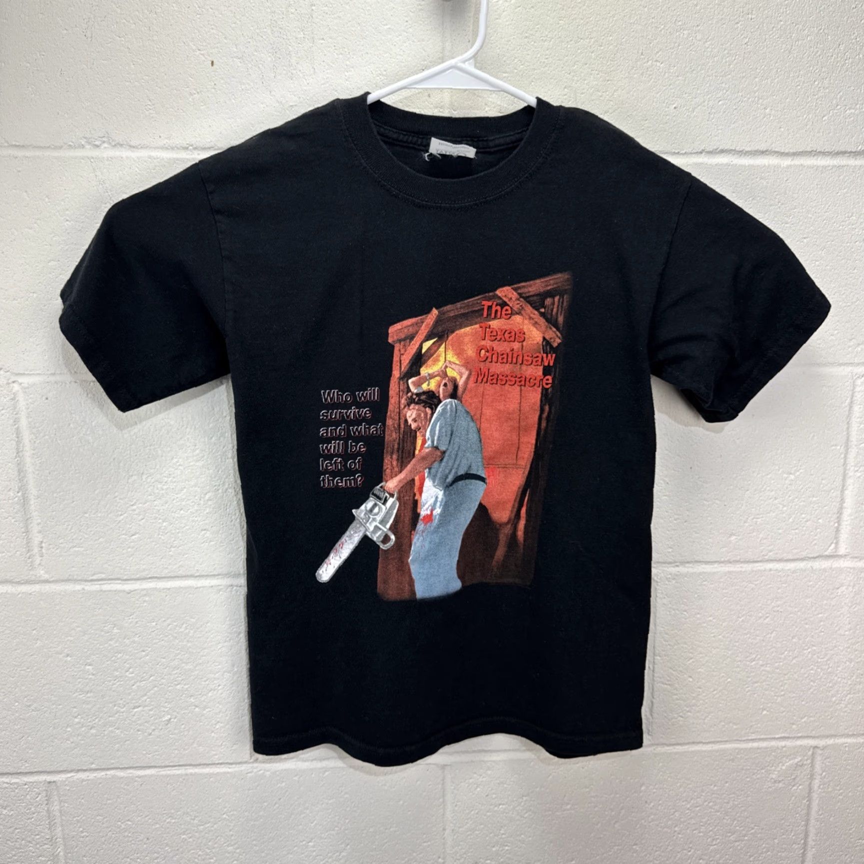 Vintage VINTAGE M&O The Texas Chainsaw Massacre T-Shirt Small Black Graphic Horror Leatherface Mens 2002 Size US S / EU 44-46 / 1 - 2 Thumbnail
